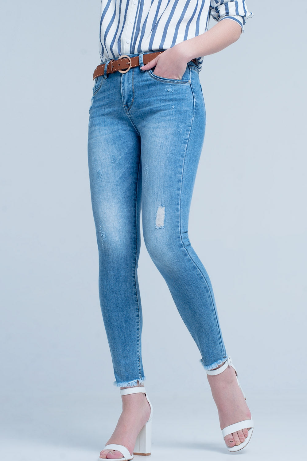 light wash skinny jean in blue - Denim