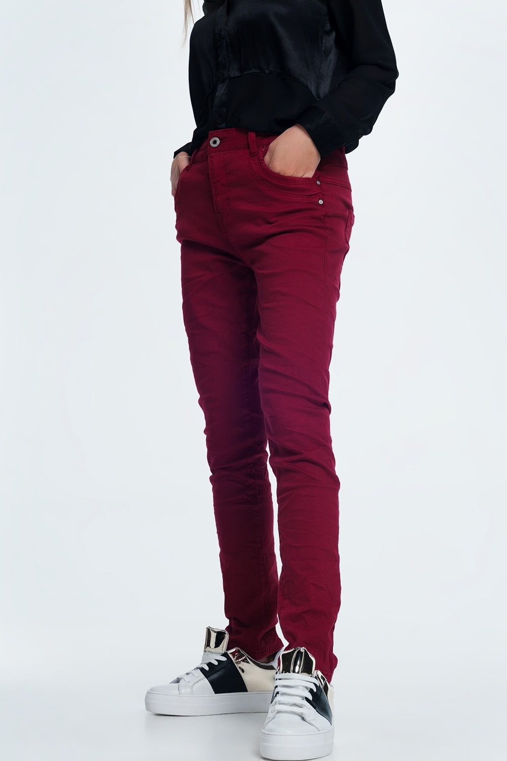 Drop crotch skinny jean in maroon - Coloured Jeans