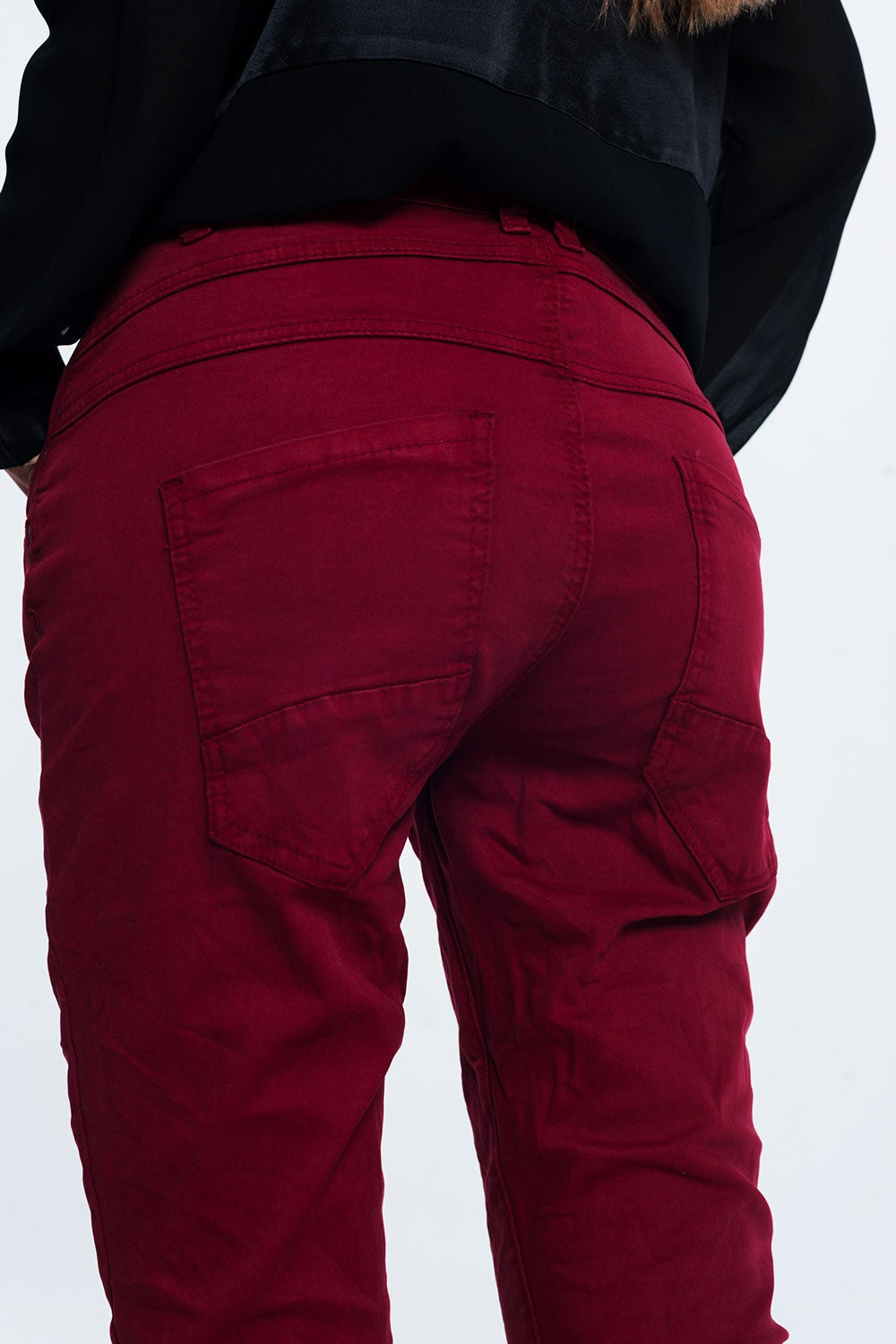 Drop crotch skinny jean in maroon - Coloured Jeans