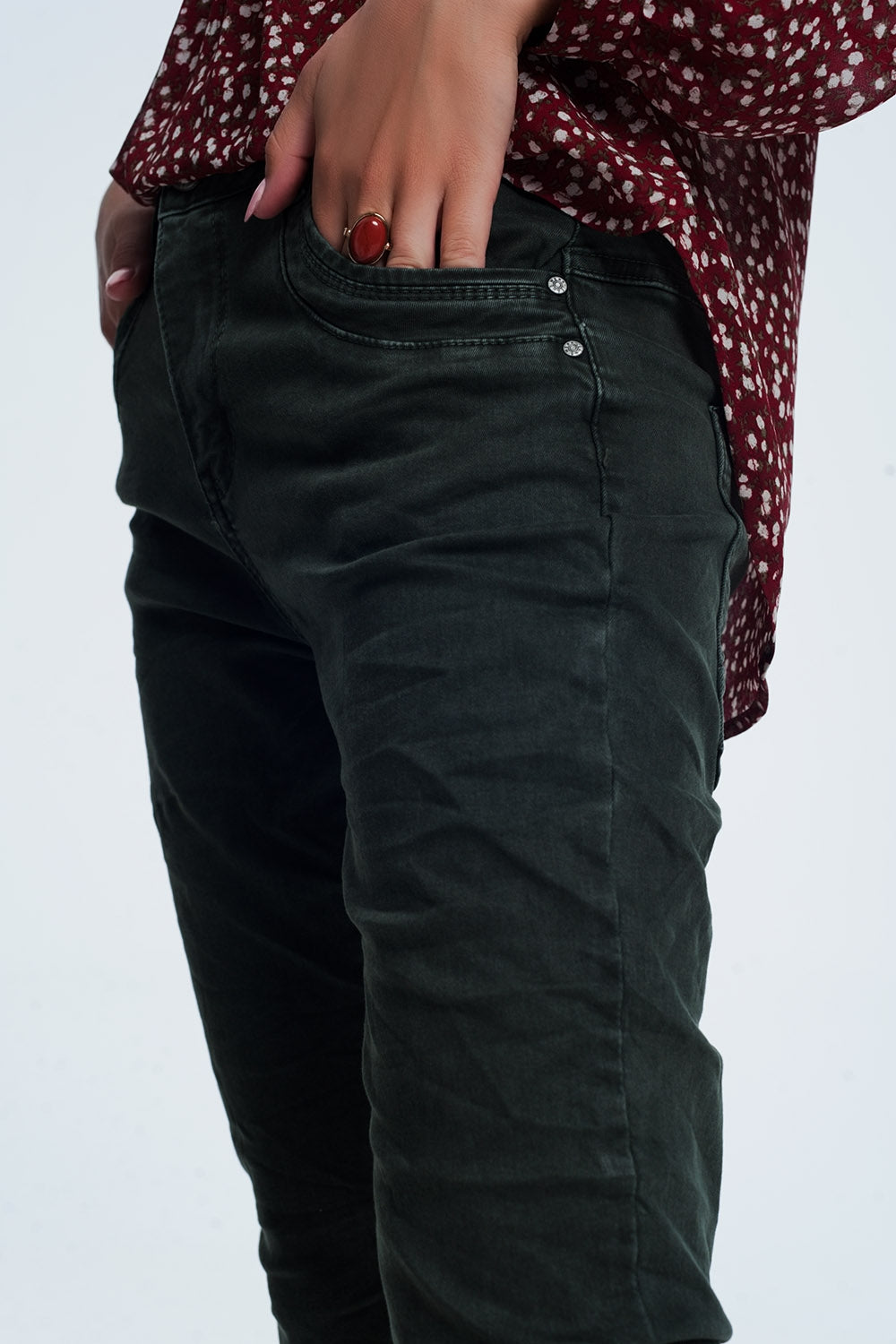 Drop crotch skinny jean in khaki - Coloured Jeans