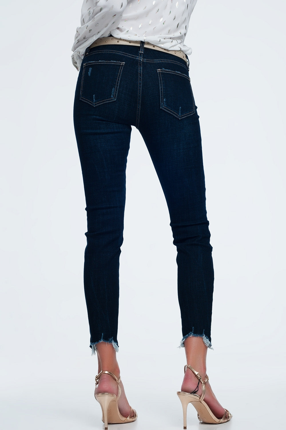 mid rise jeans in bright blue with raw hem - Denim