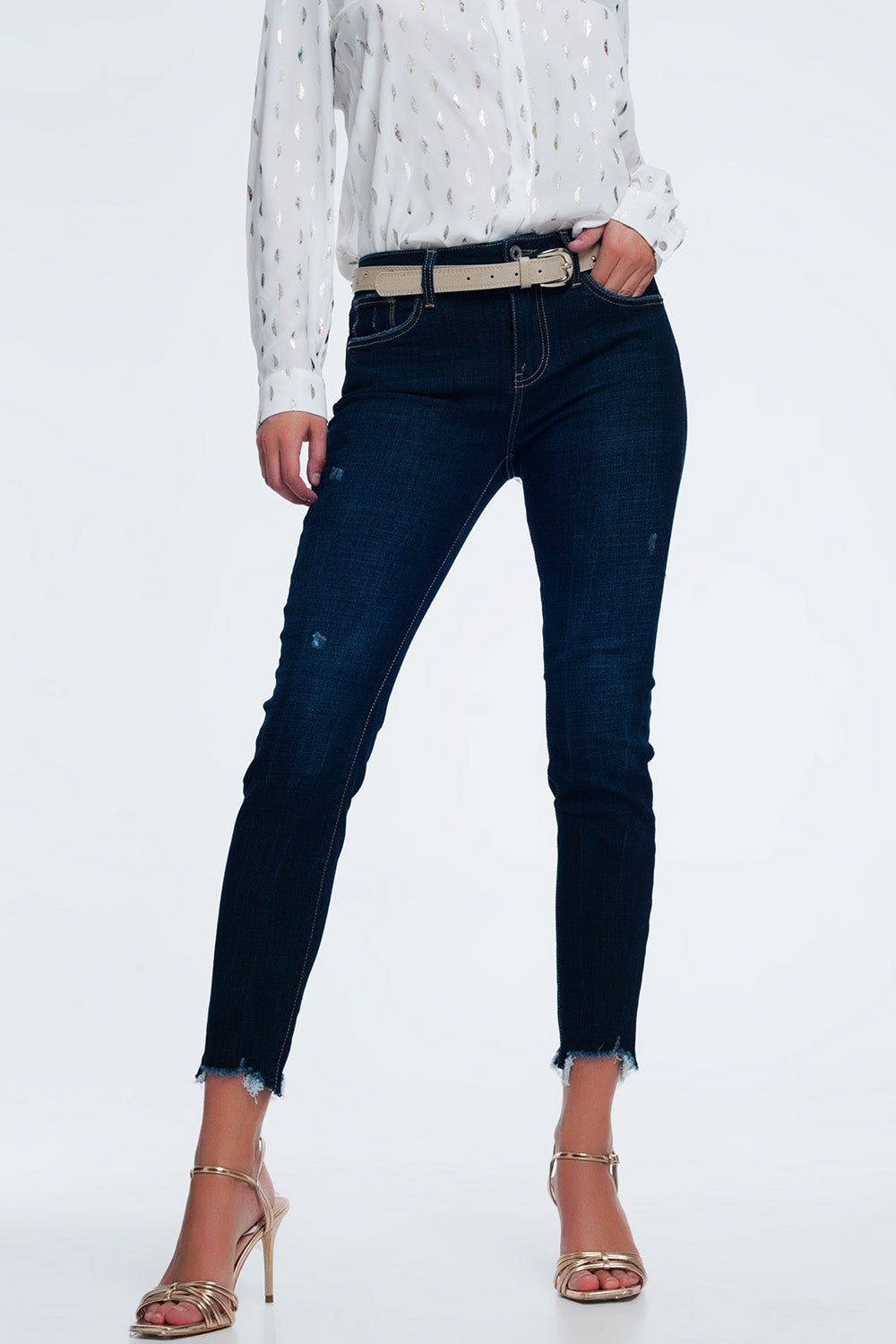 mid rise jeans in bright blue with raw hem - Denim