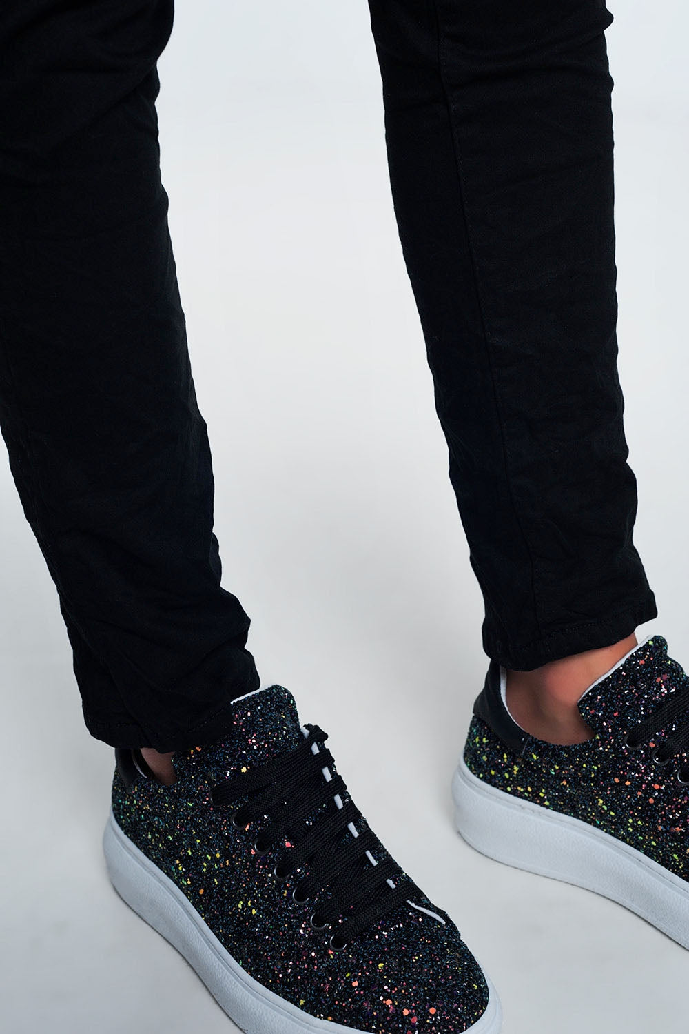 Black jeans with button closure - Coloured Jeans