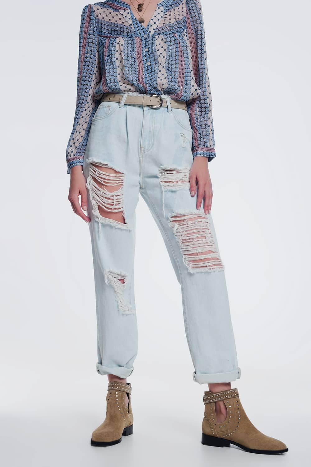 ripped boyfriend jeans in light blue