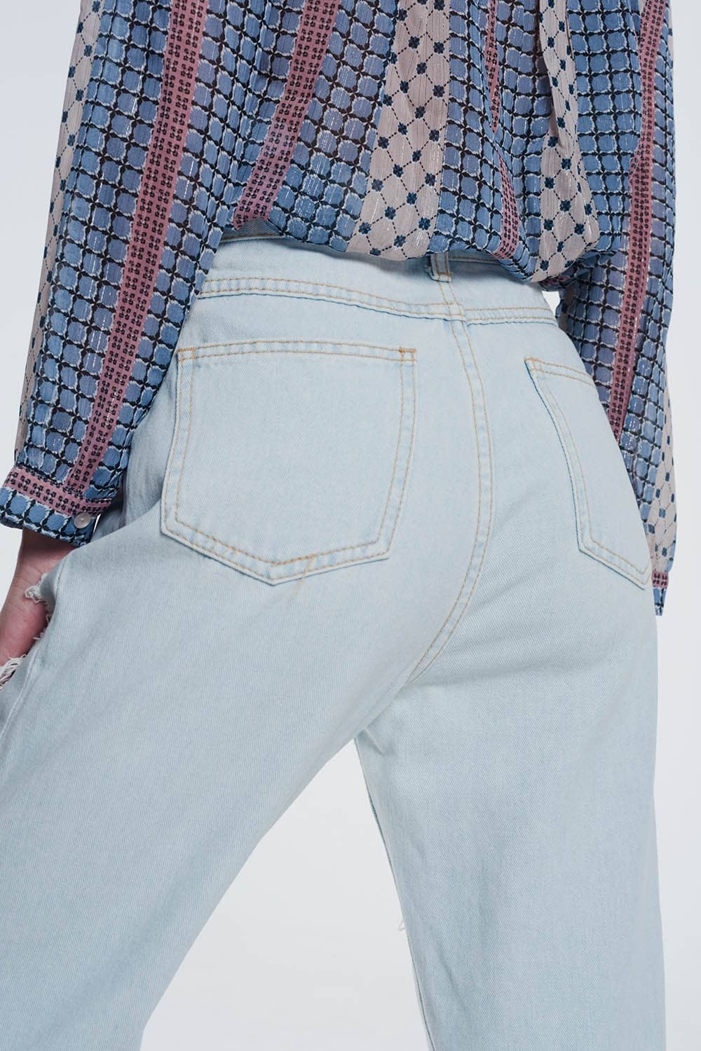 ripped boyfriend jeans in light blue - Denim