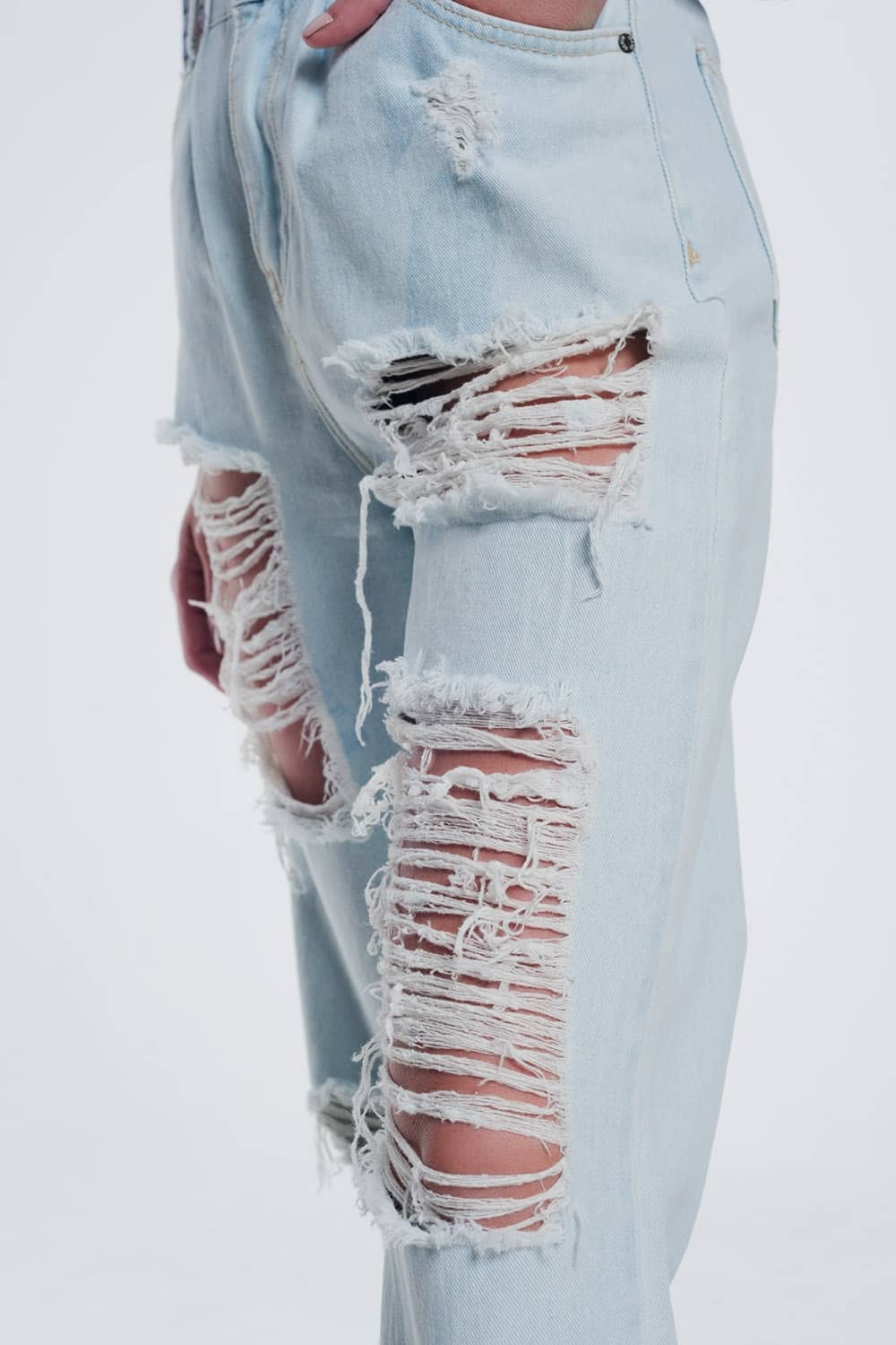 ripped boyfriend jeans in light blue - Denim