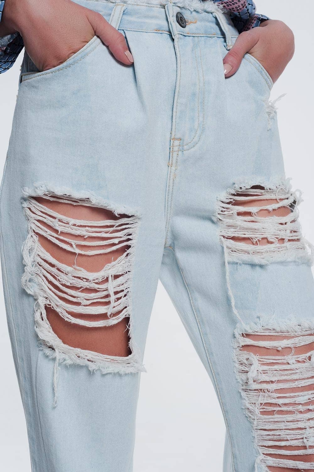 ripped boyfriend jeans in light blue - Denim