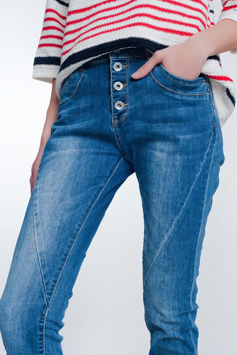 Boyfriend cut jeans with buttons in mid blue wash - Denim