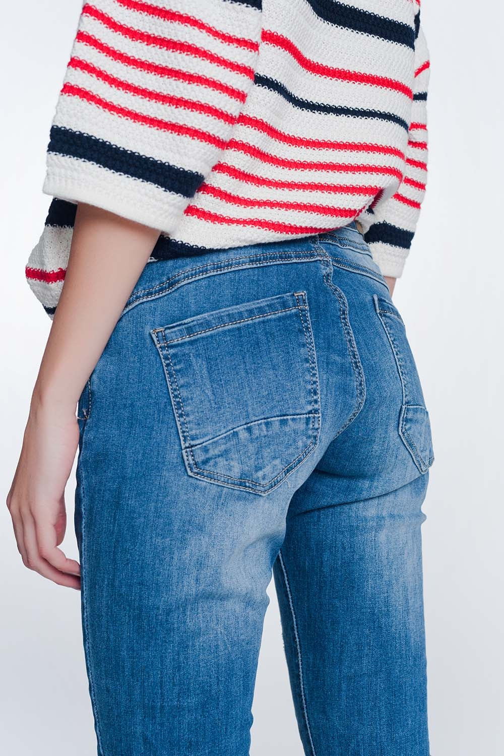 Boyfriend cut jeans with buttons in mid blue wash - Denim