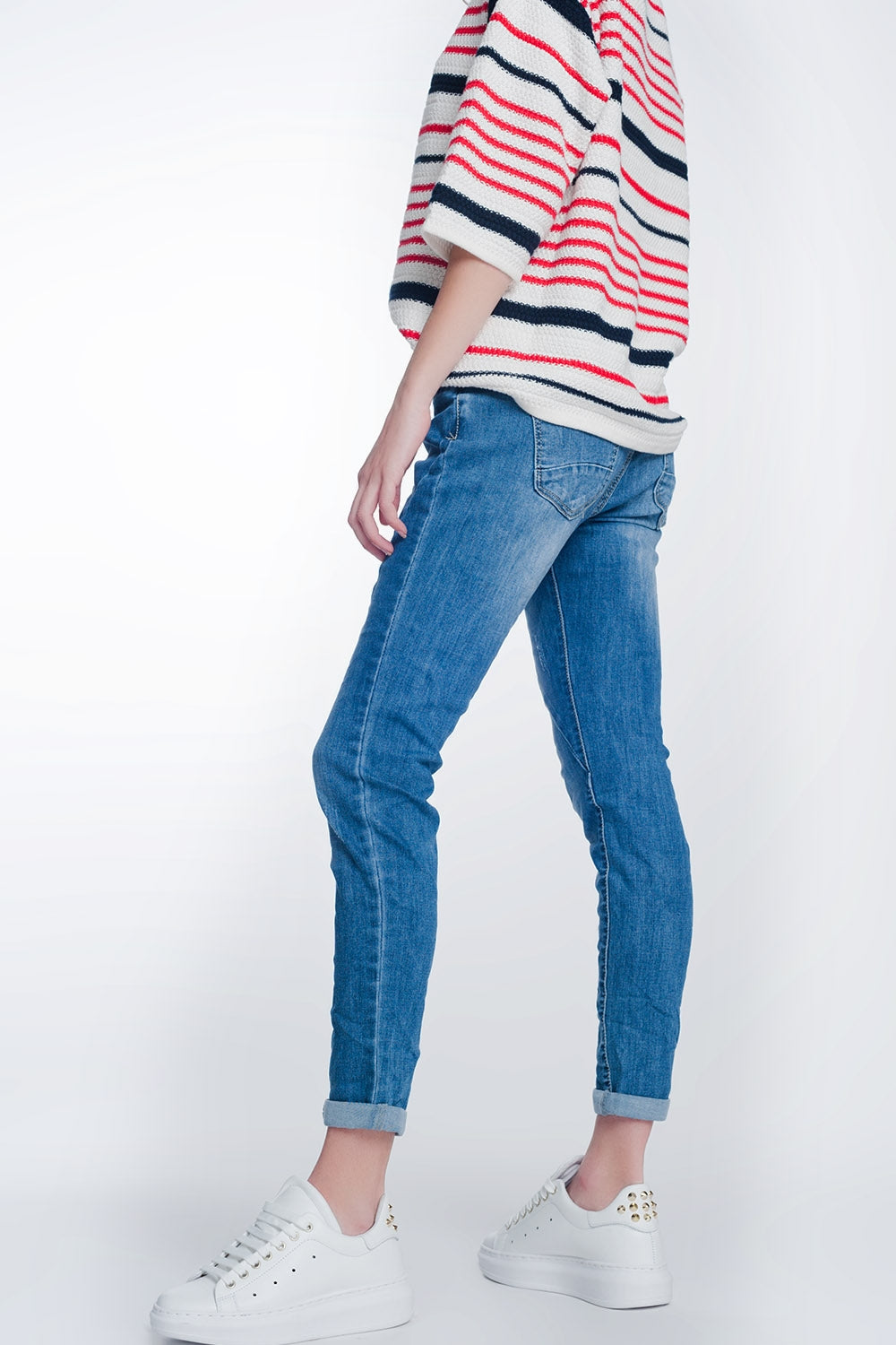 Boyfriend cut jeans with buttons in mid blue wash - Denim