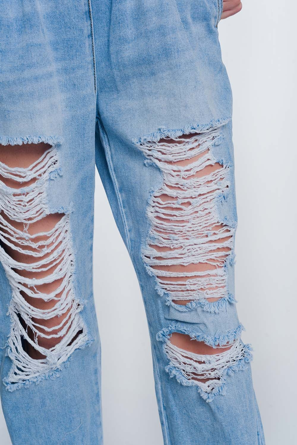 Heavily ripped boyfriend jeans in light denim - Denim