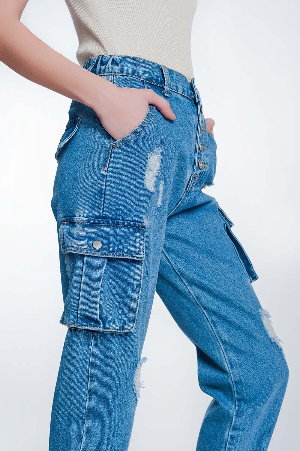 Jeans droits en denim clair déchiré avec poches latérales