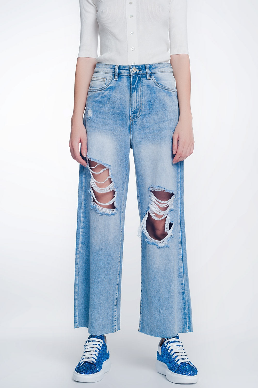 wide leg cropped raw hem jeans in light blue - Denim