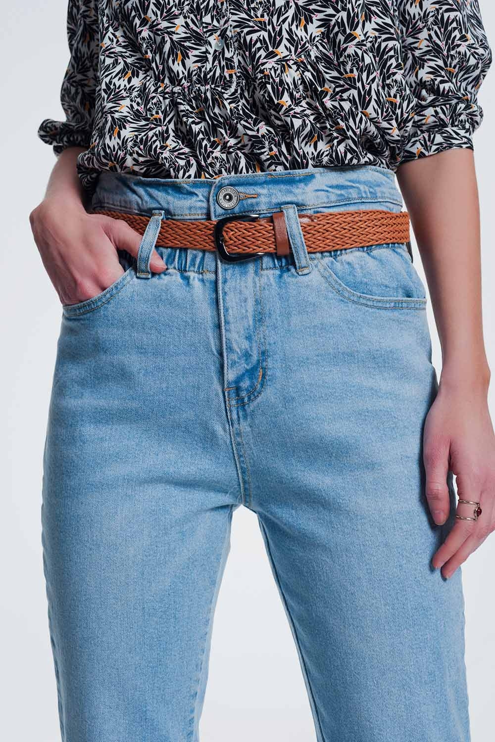 high waist mom jeans with belt in light denim - Denim