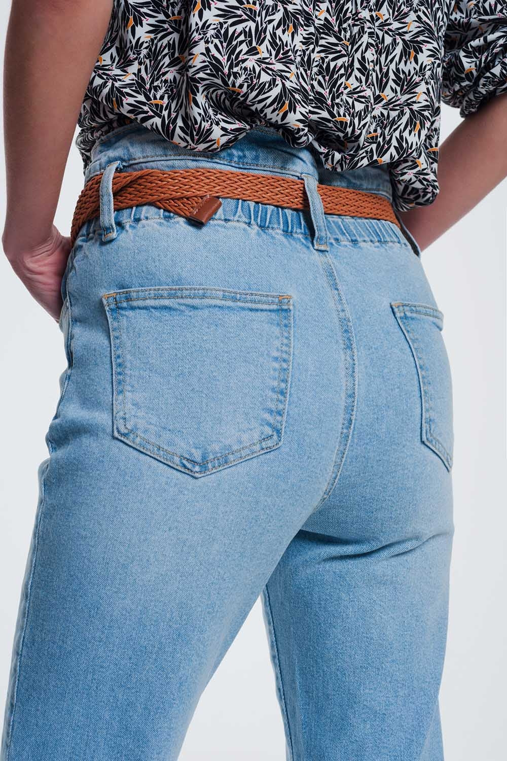 high waist mom jeans with belt in light denim - Denim