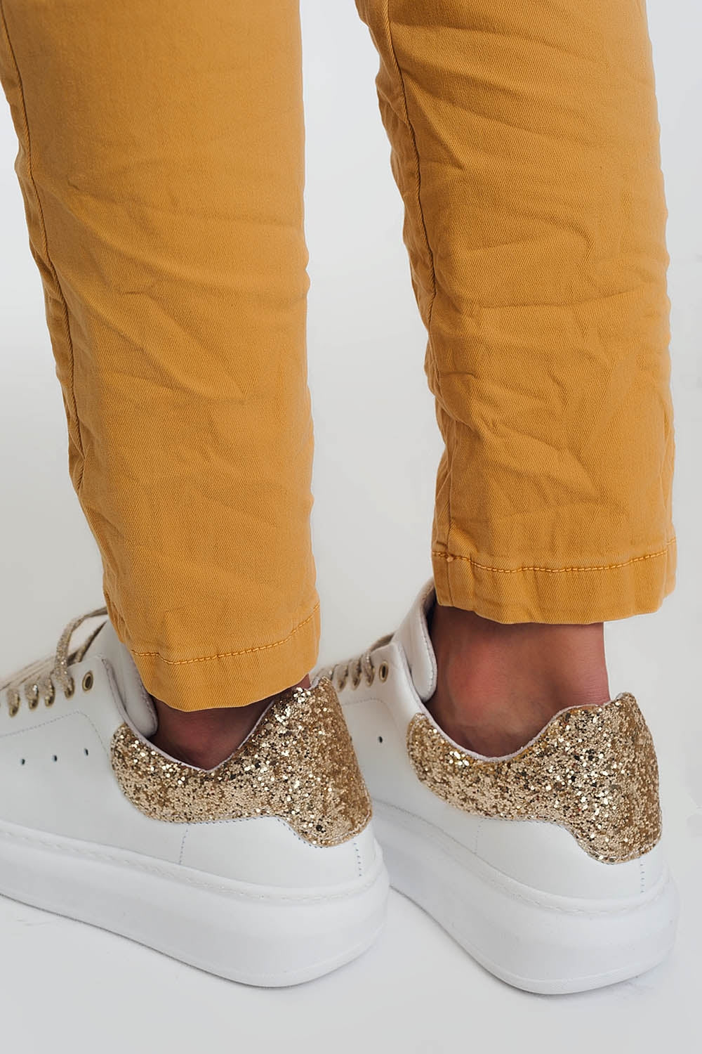 straight cut pants in mustard - Coloured Jeans