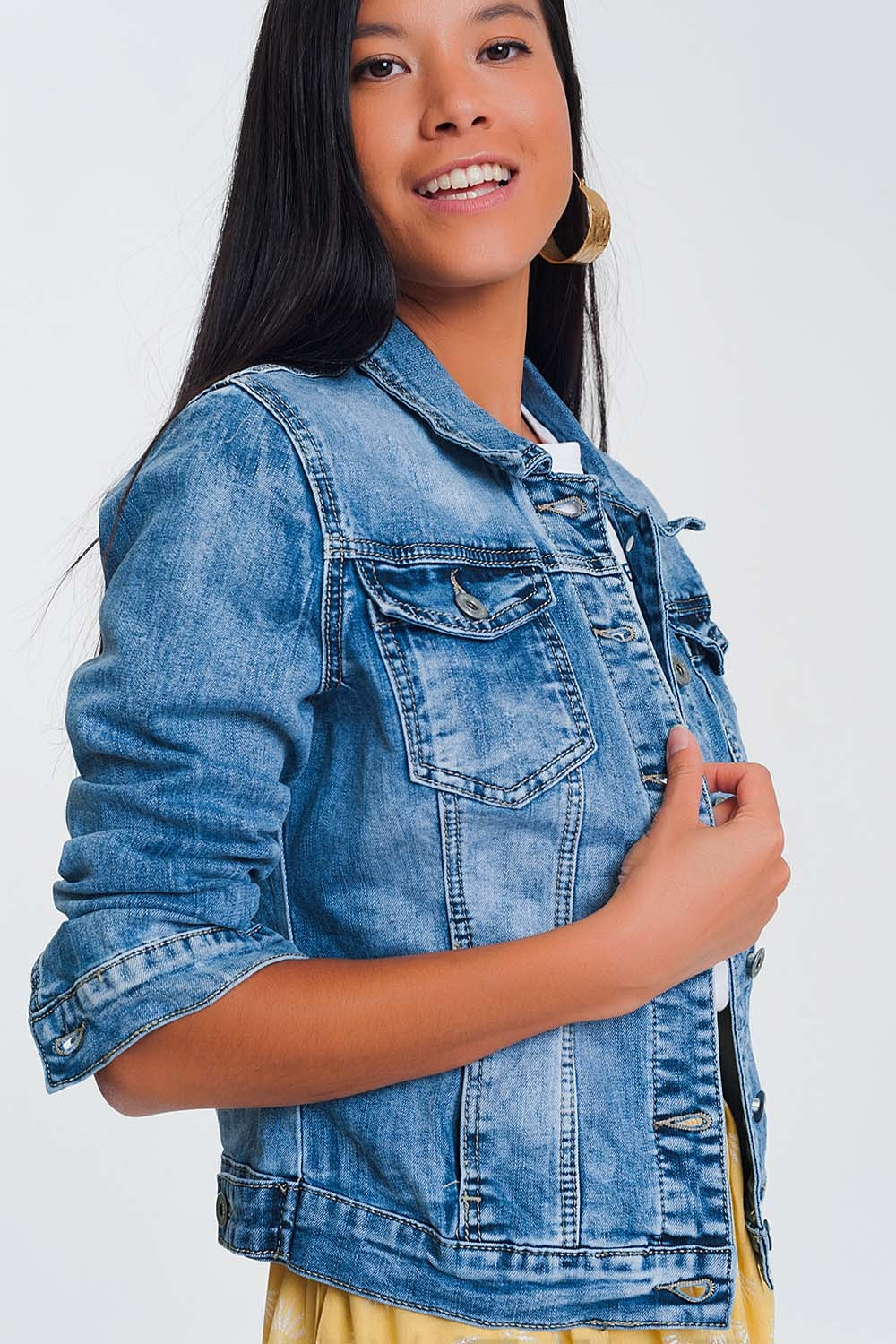 Cropped denim jacket in light blue wash