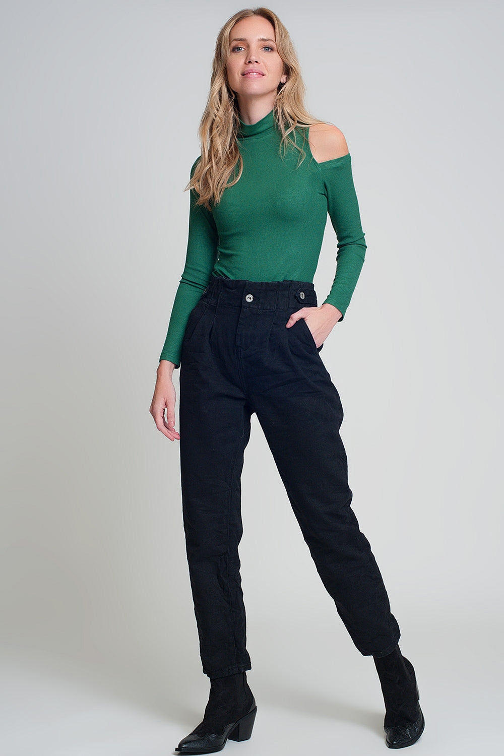 Jeans with paper bag waist and button details in black - Coloured Jeans