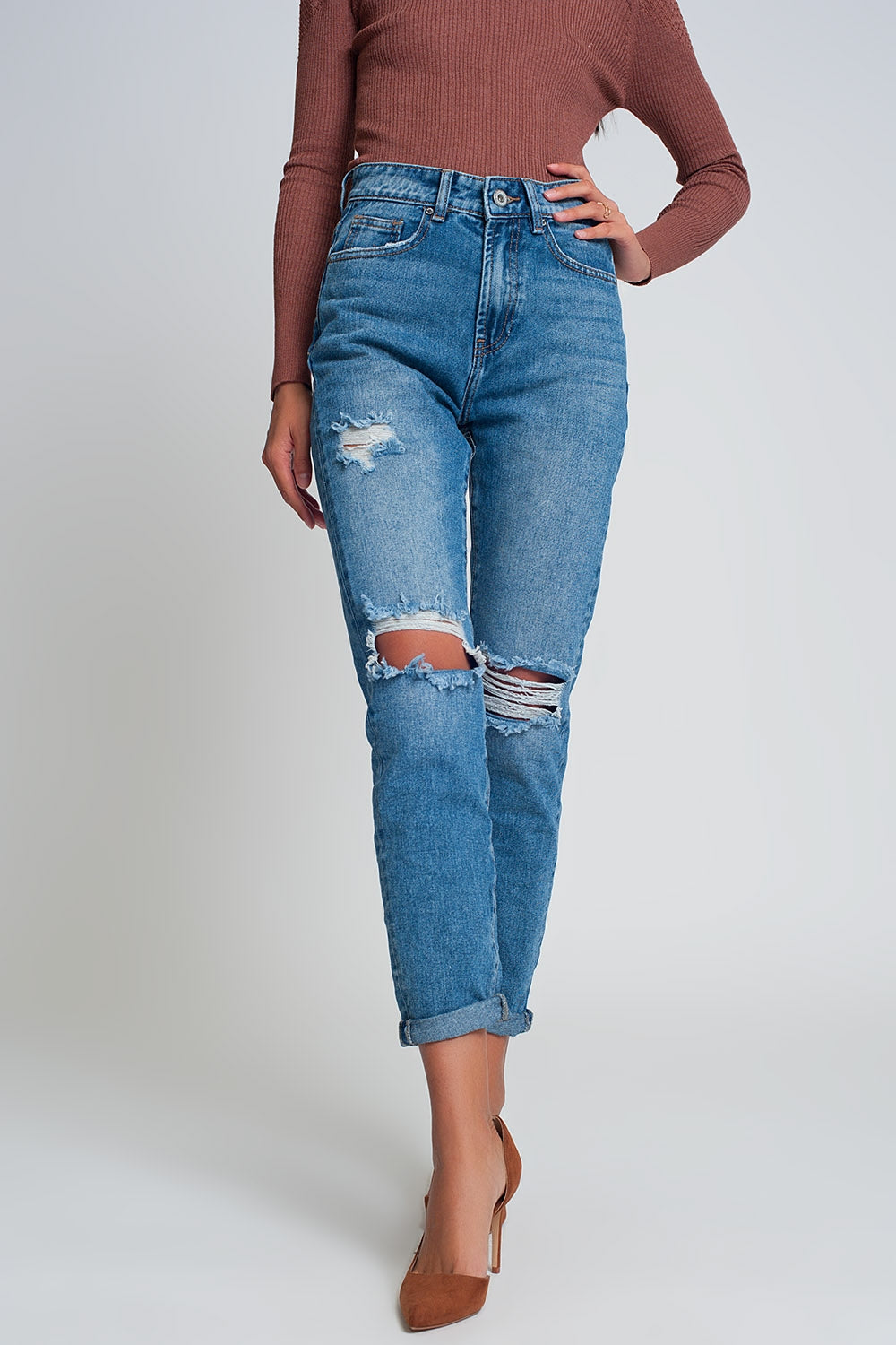 High waist mom jeans with ripped knees in dark wash blue - Denim