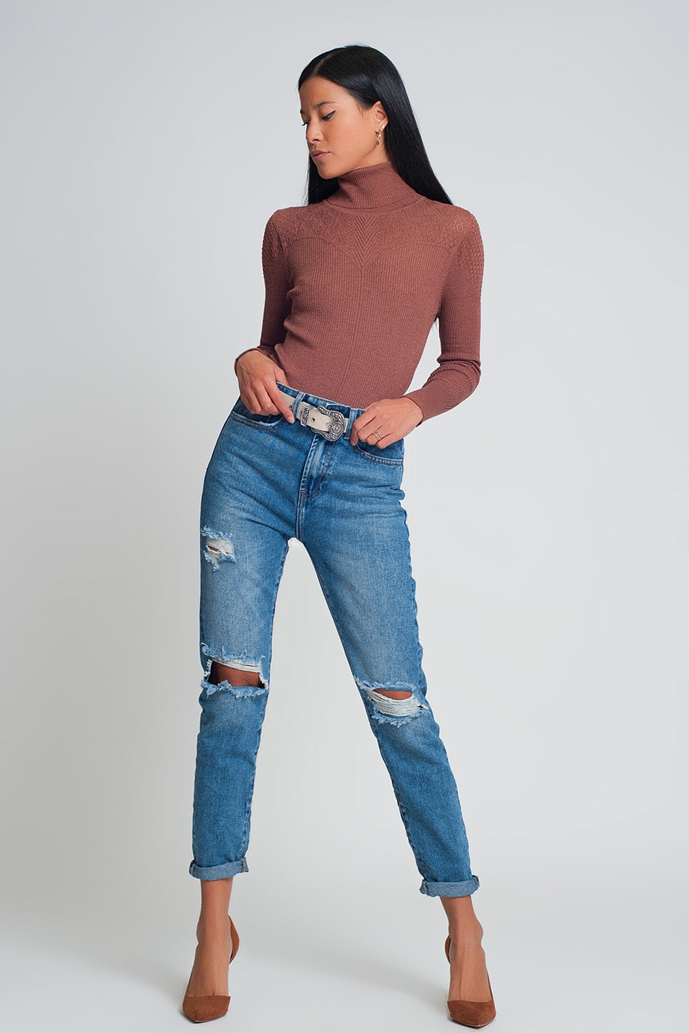 High waist mom jeans with ripped knees in dark wash blue - Denim