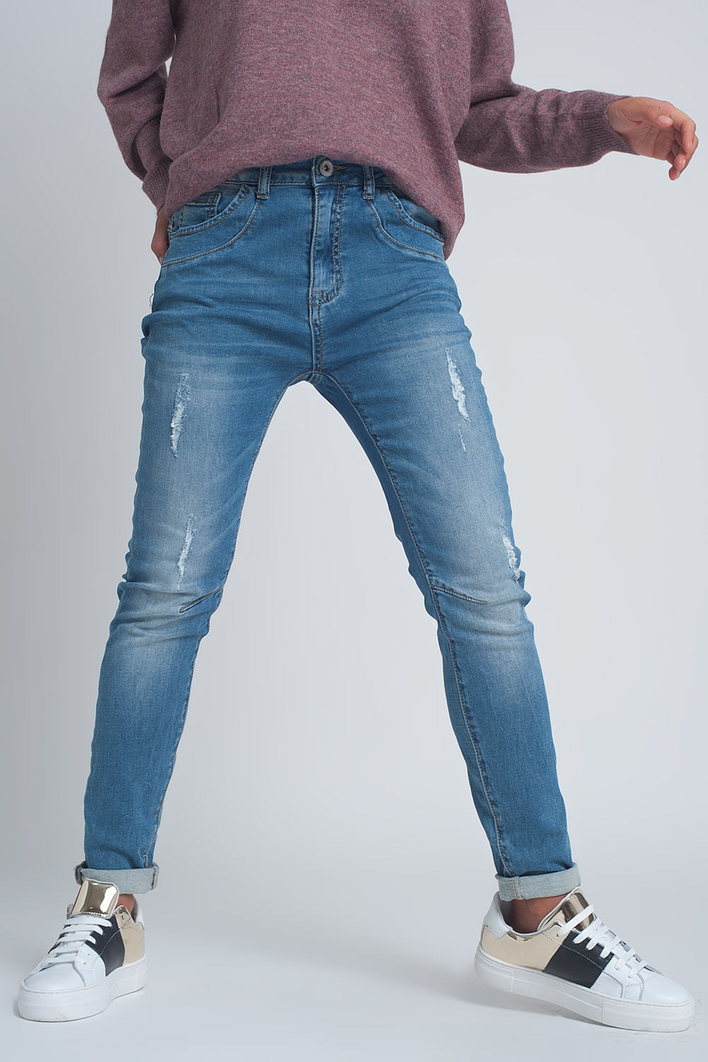 Jean boyfriend déchiré en denim de qualité délavage moyen