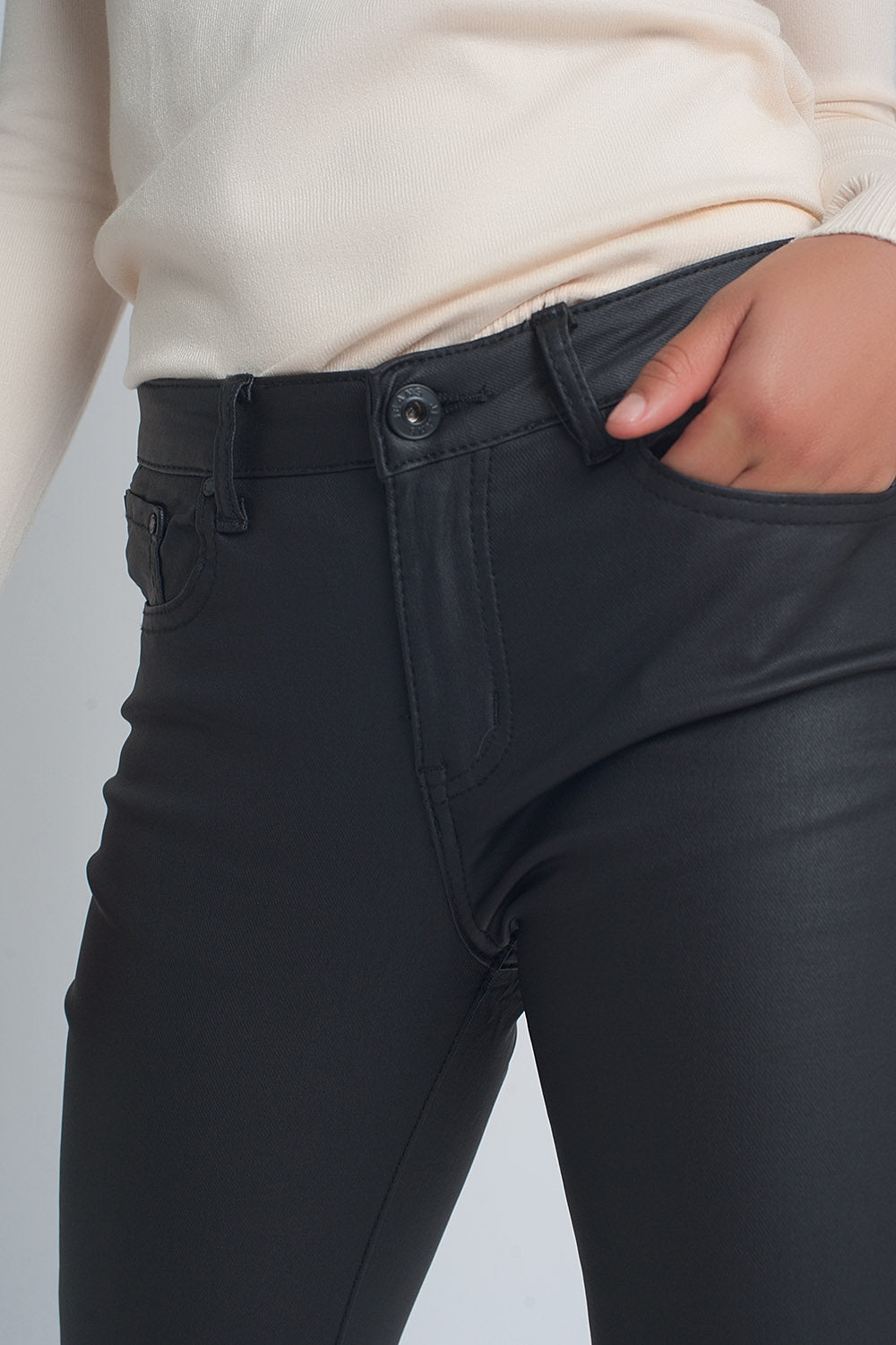 Faux leather skinny trousers in black colour - trousers