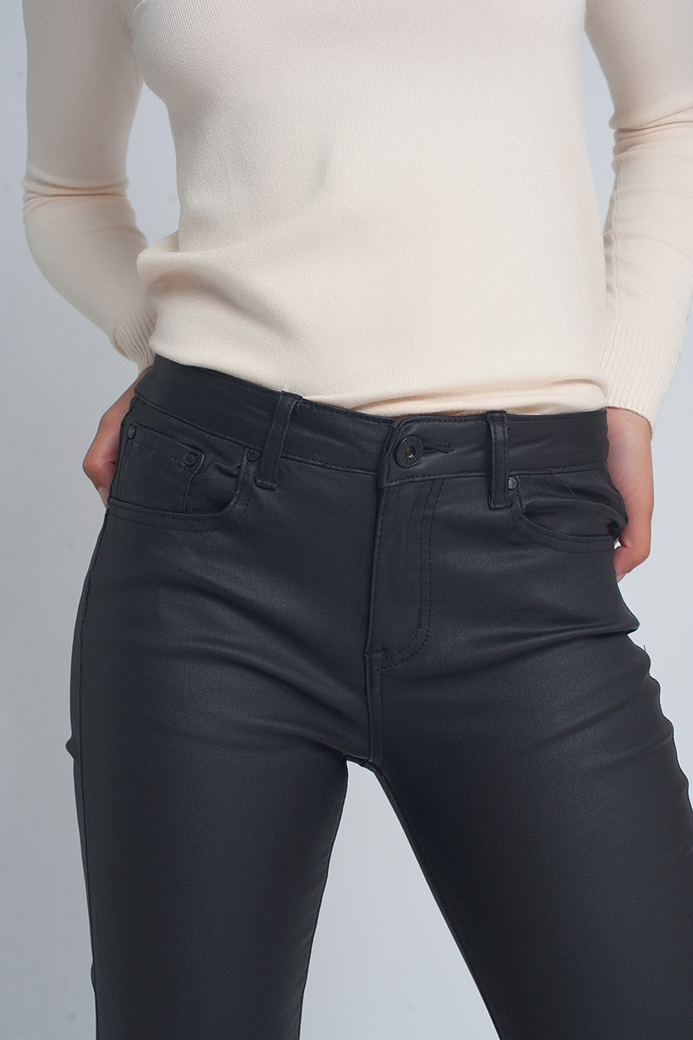 Faux leather skinny trousers in black colour - trousers