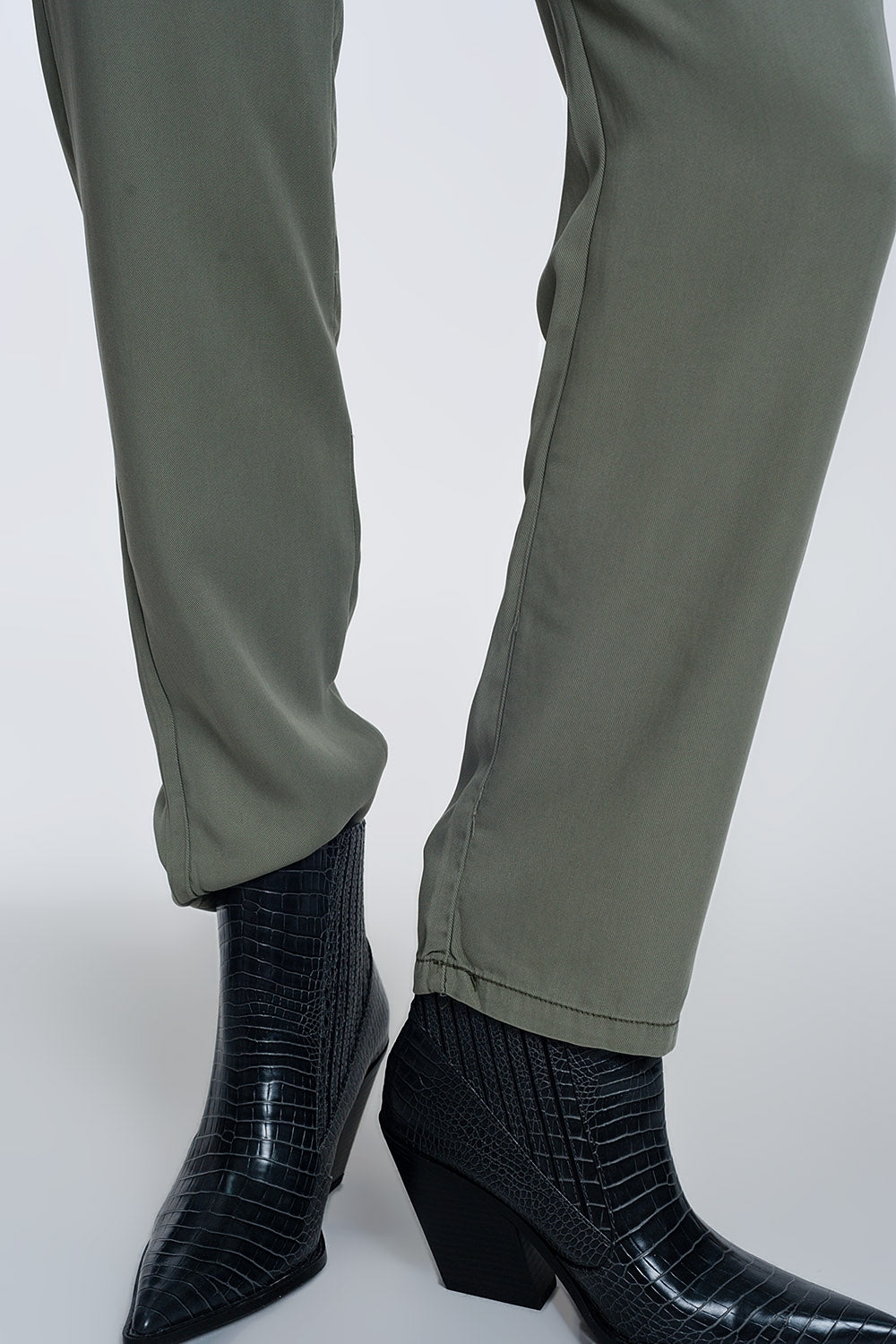 Trousers with tie waist in green - trousers