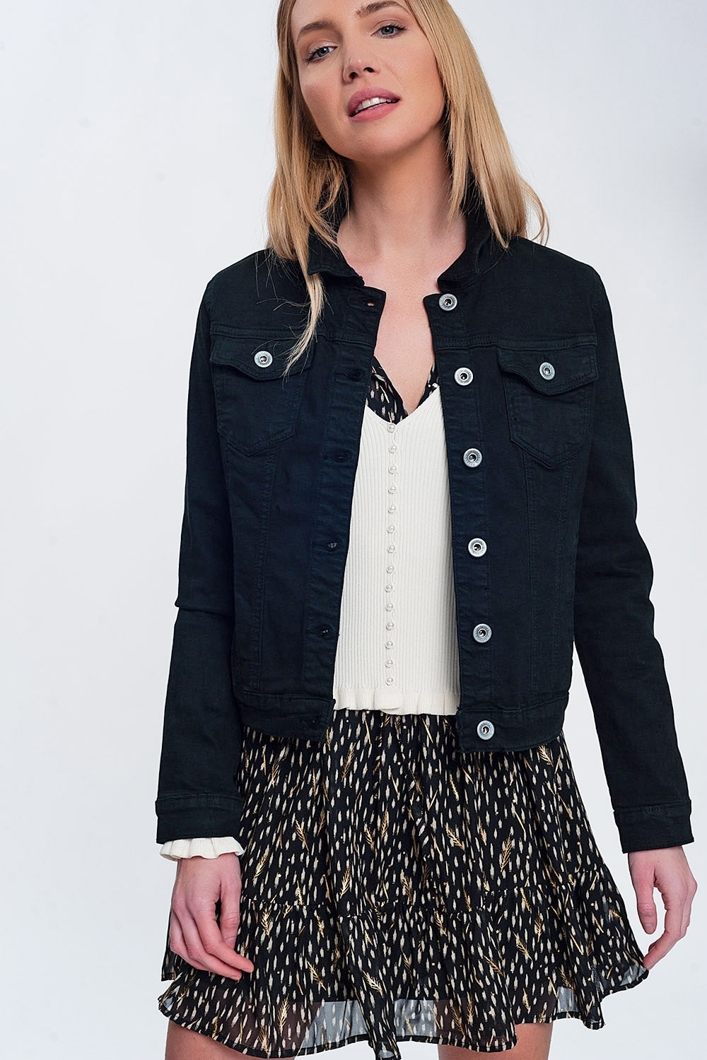 Slim denim trucker jacket in black