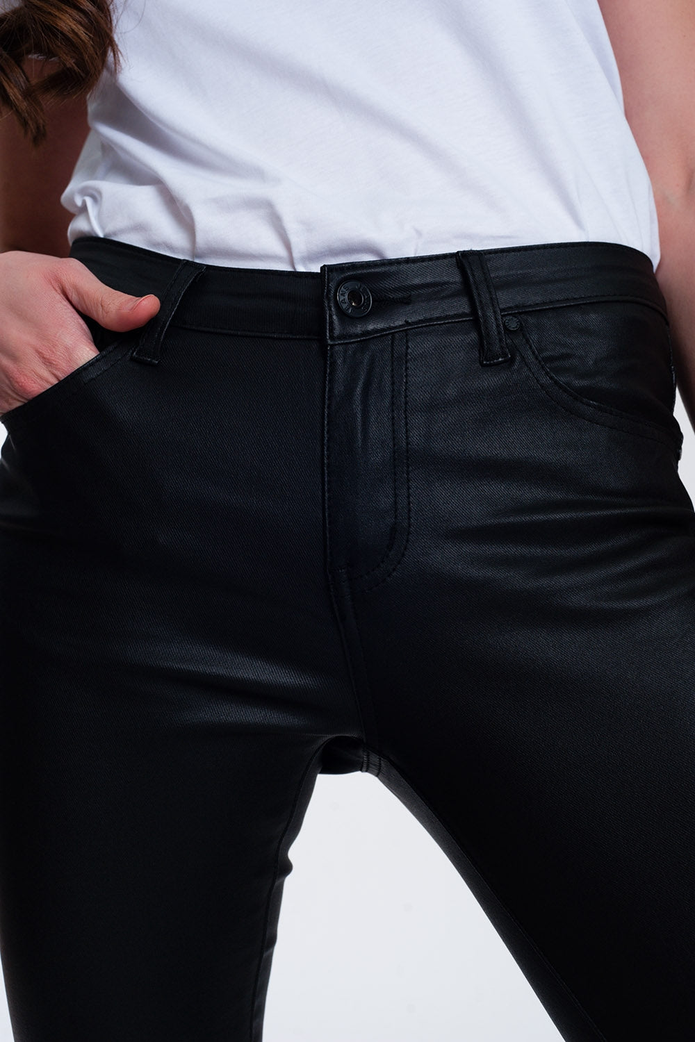Coated pants in black - trousers