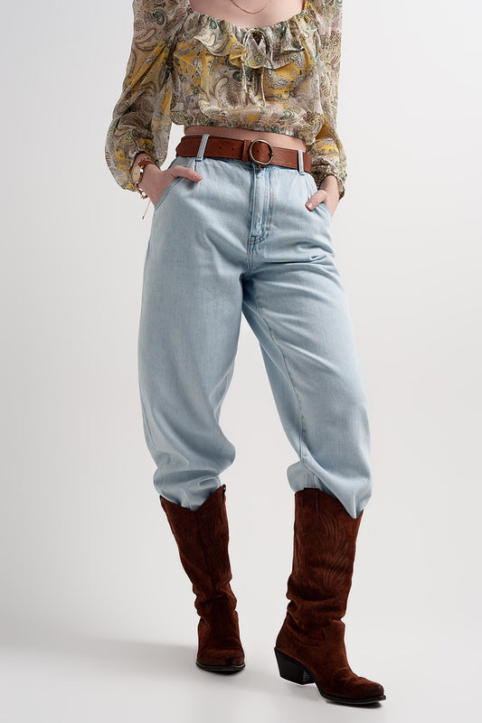 High rise slouchy mom jeans in lightwash - Denim