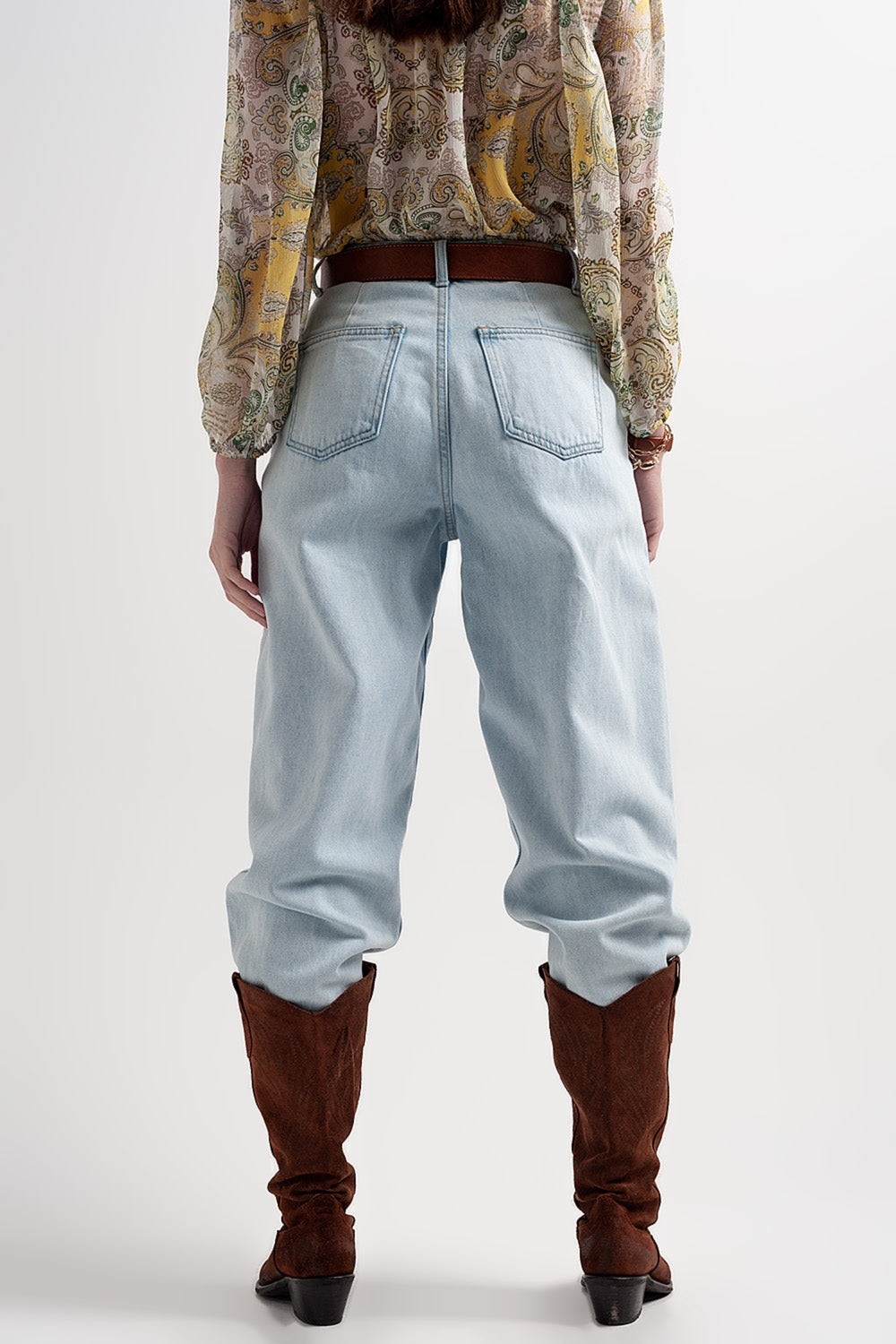 High rise slouchy mom jeans in lightwash - Denim