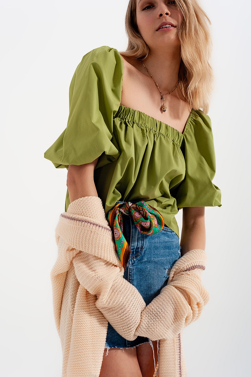 Poplin balloon sleeve top in green - Shirts