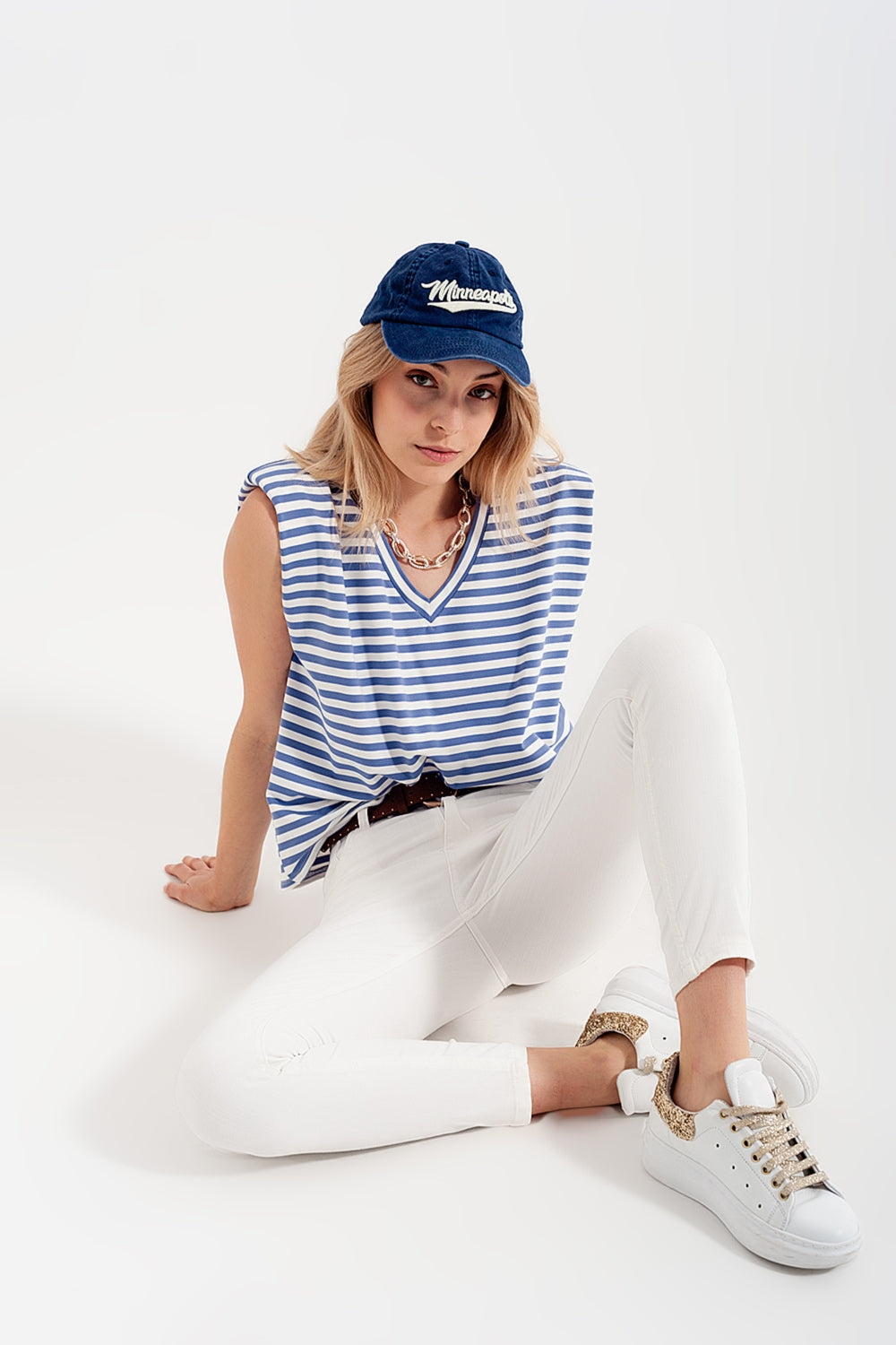 T-shirt sans manches avec épaulettes à rayures bleues