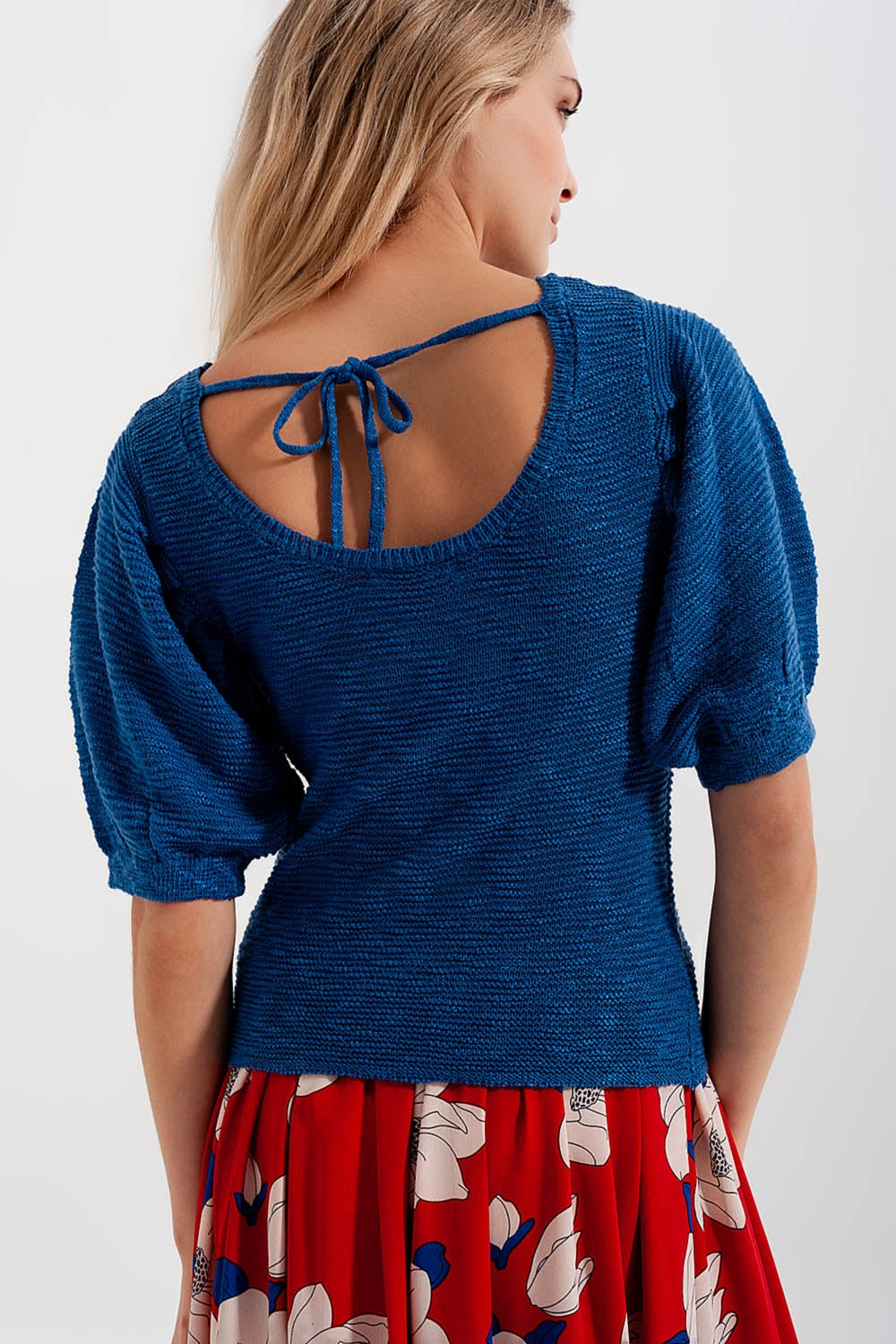 Short sleeve knitted top in blue