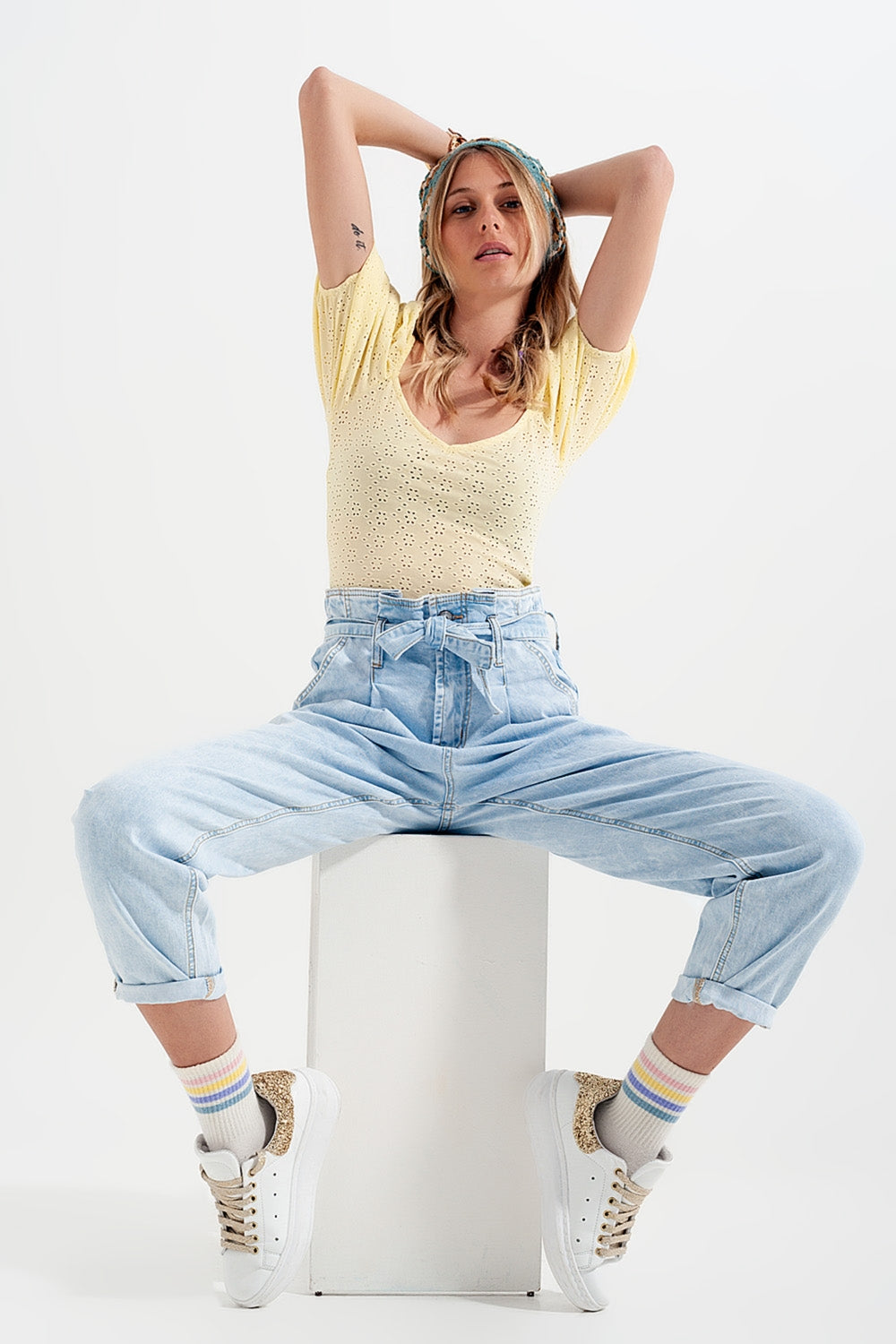 Tapered leg jeans with paper bag waist in light vintage wash - Denim