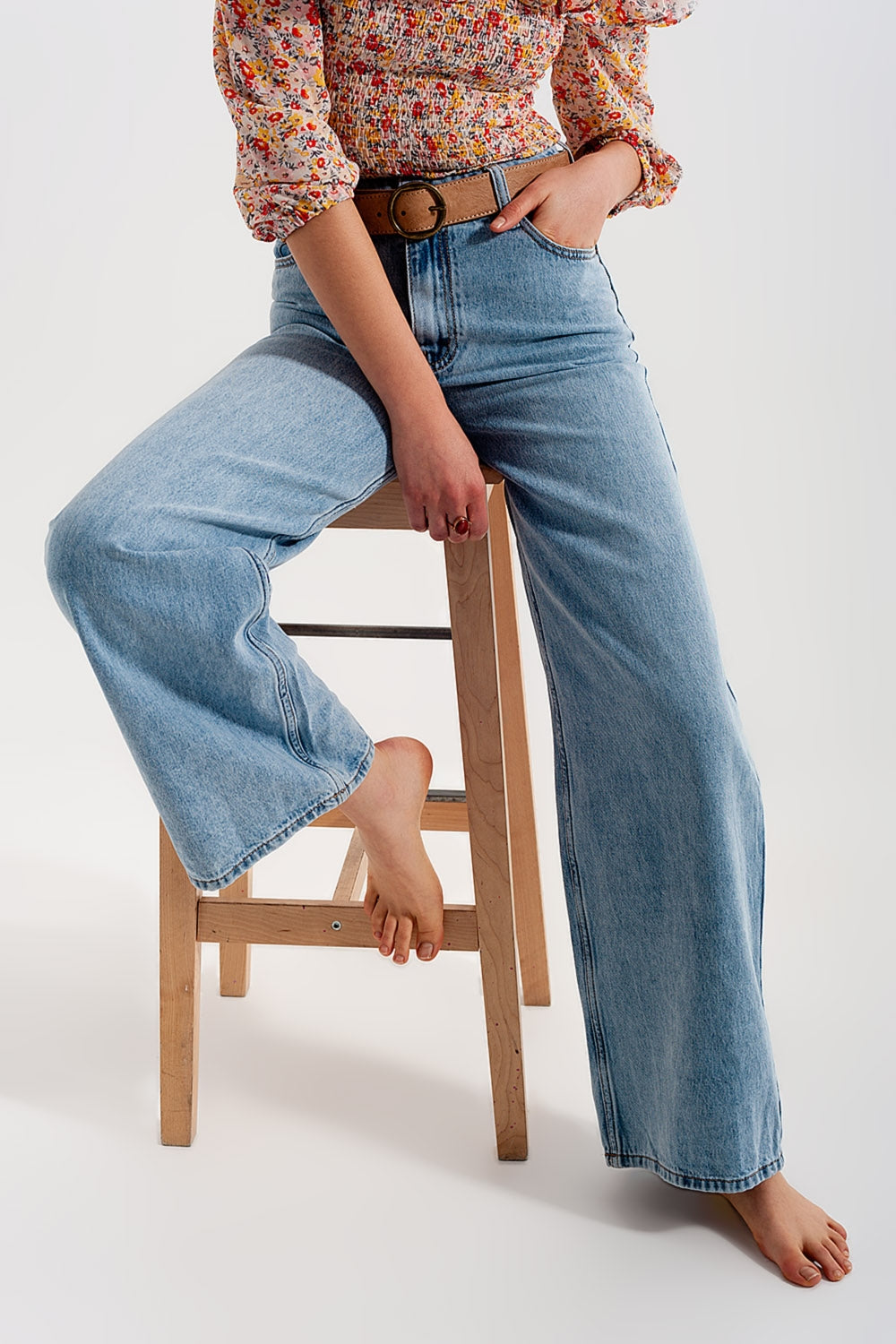 Wide leg jeans with high waist in light blue - Denim