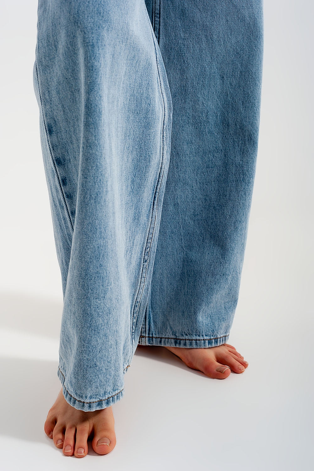 Wide leg jeans with high waist in light blue - Denim