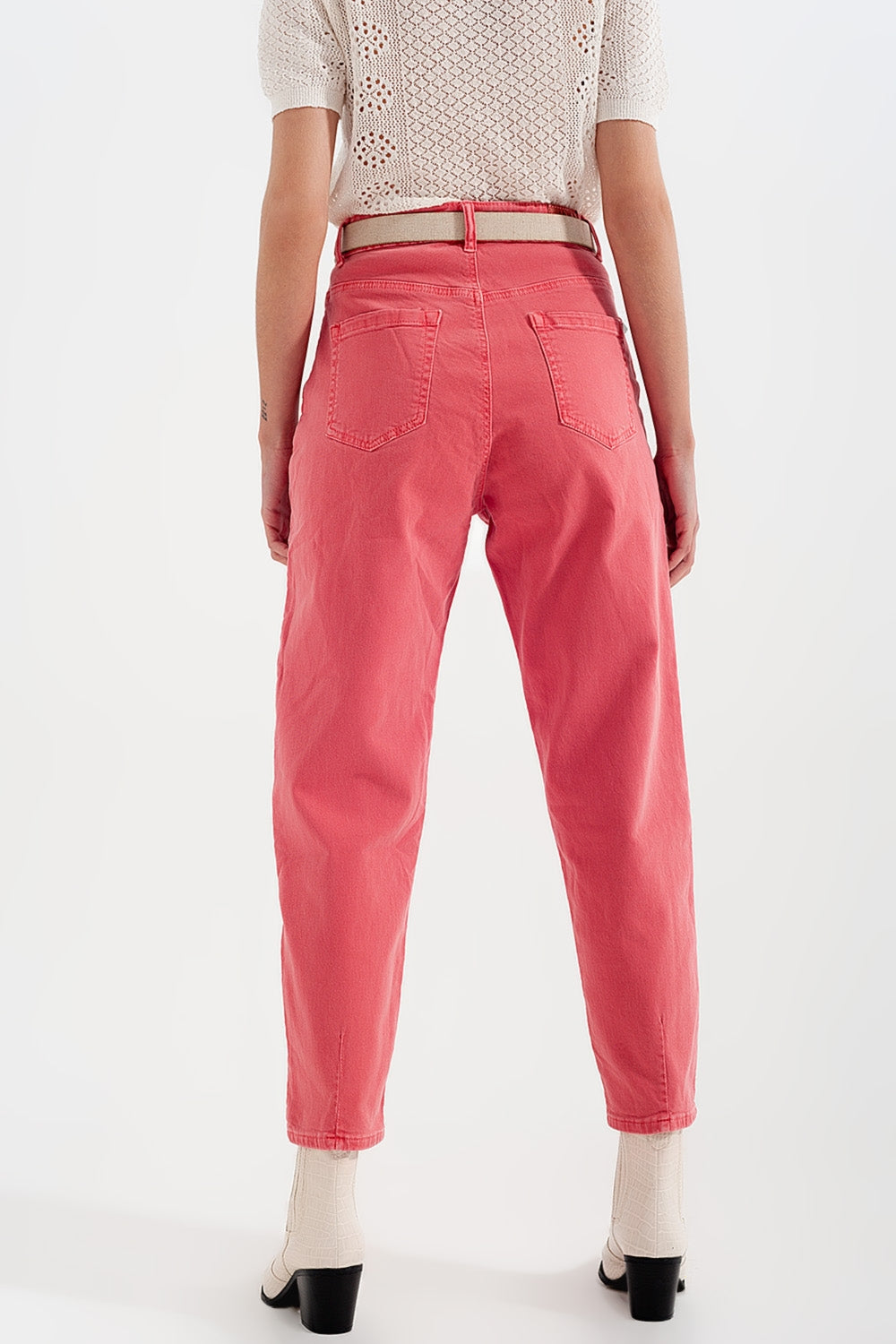 High rise mom jeans with pleat front in pink - Coloured Jeans