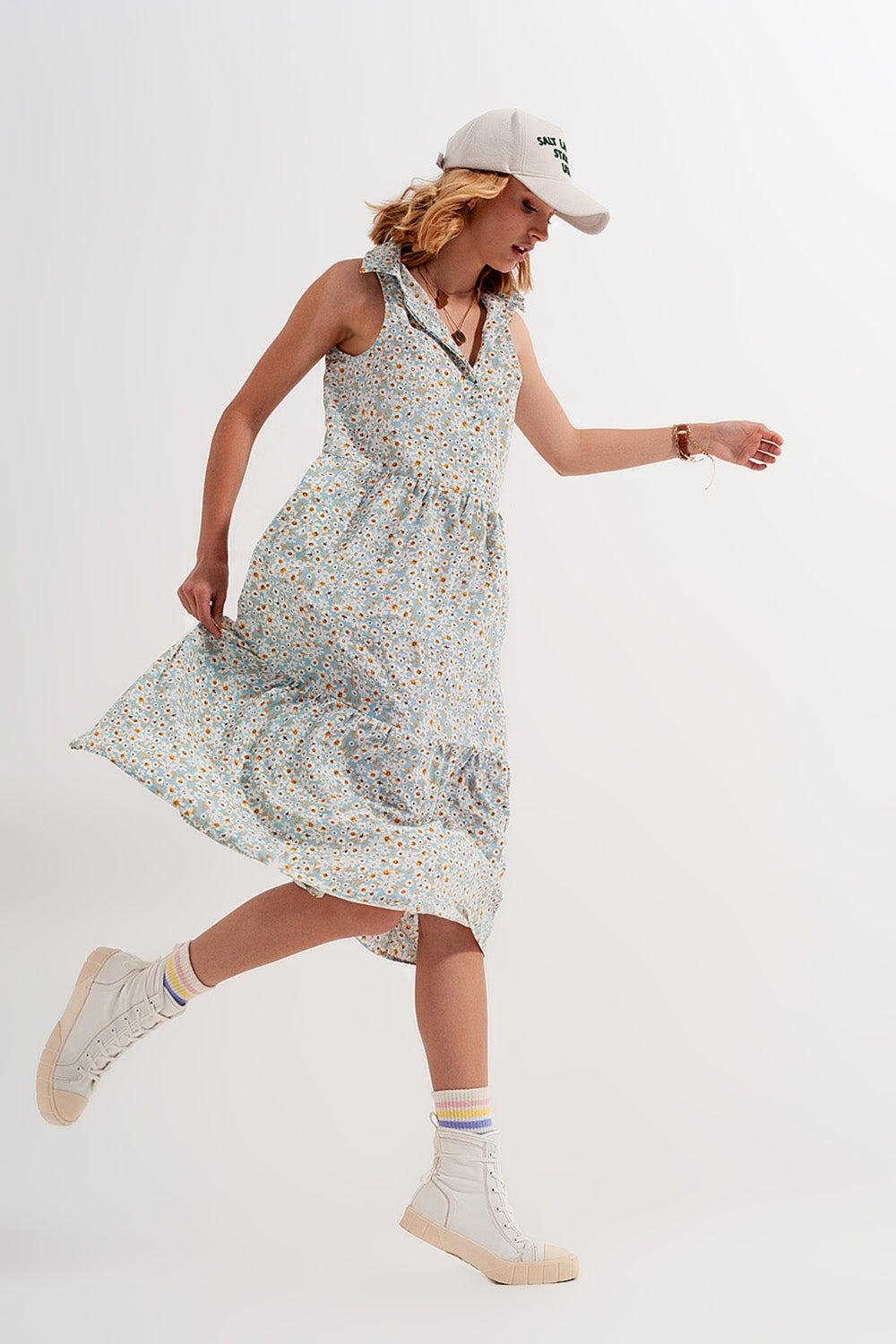 Sleeveless shirt dress in blue floral print - dress
