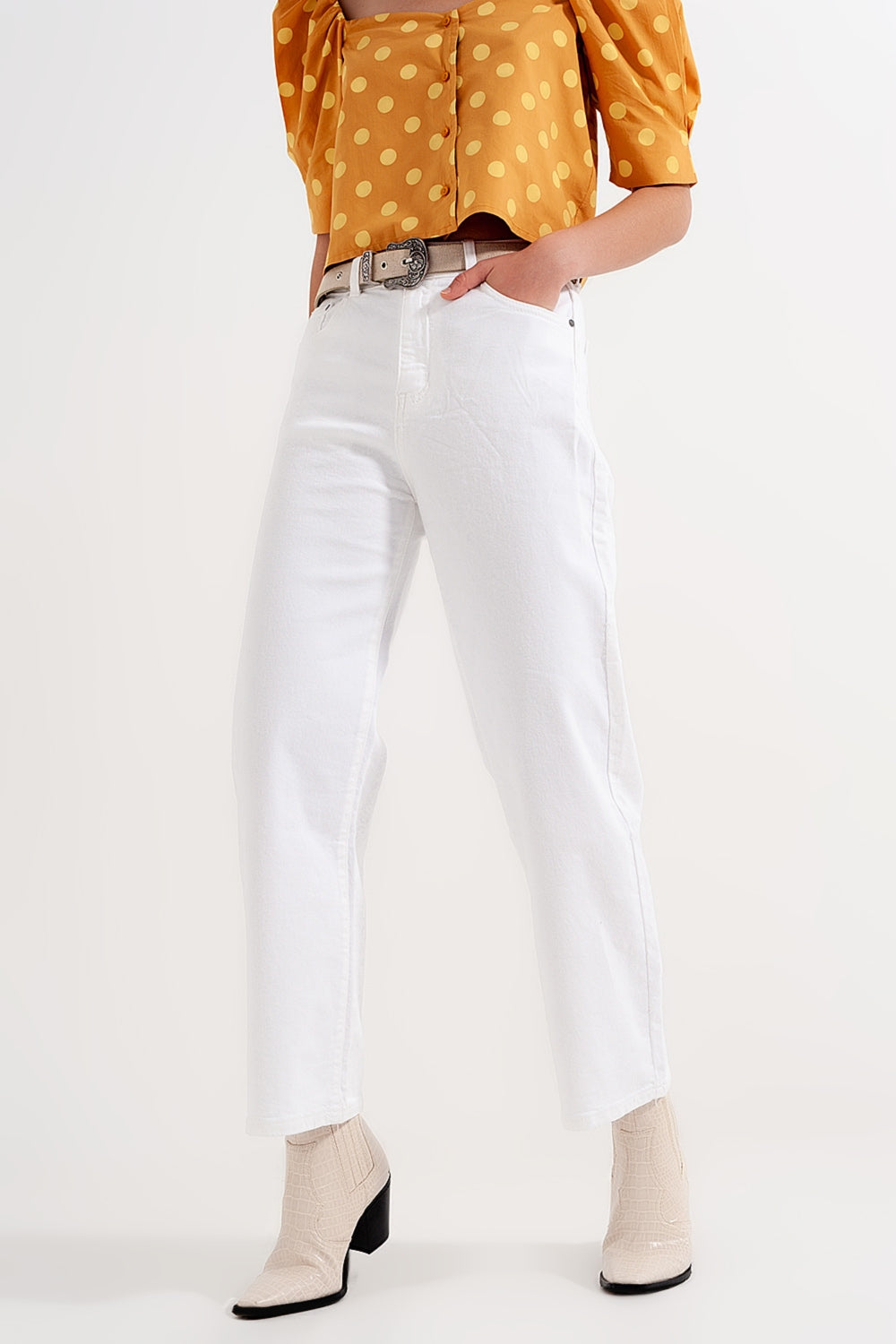 Straight leg ankle grazer jeans in white - Jeans