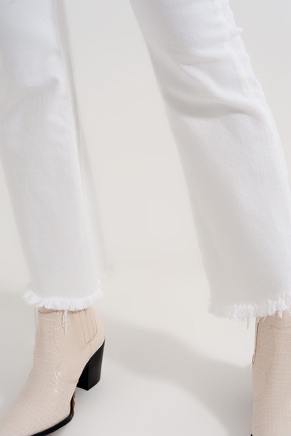 Rigid cropped flare jeans in cream with raw hem - Coloured Jeans
