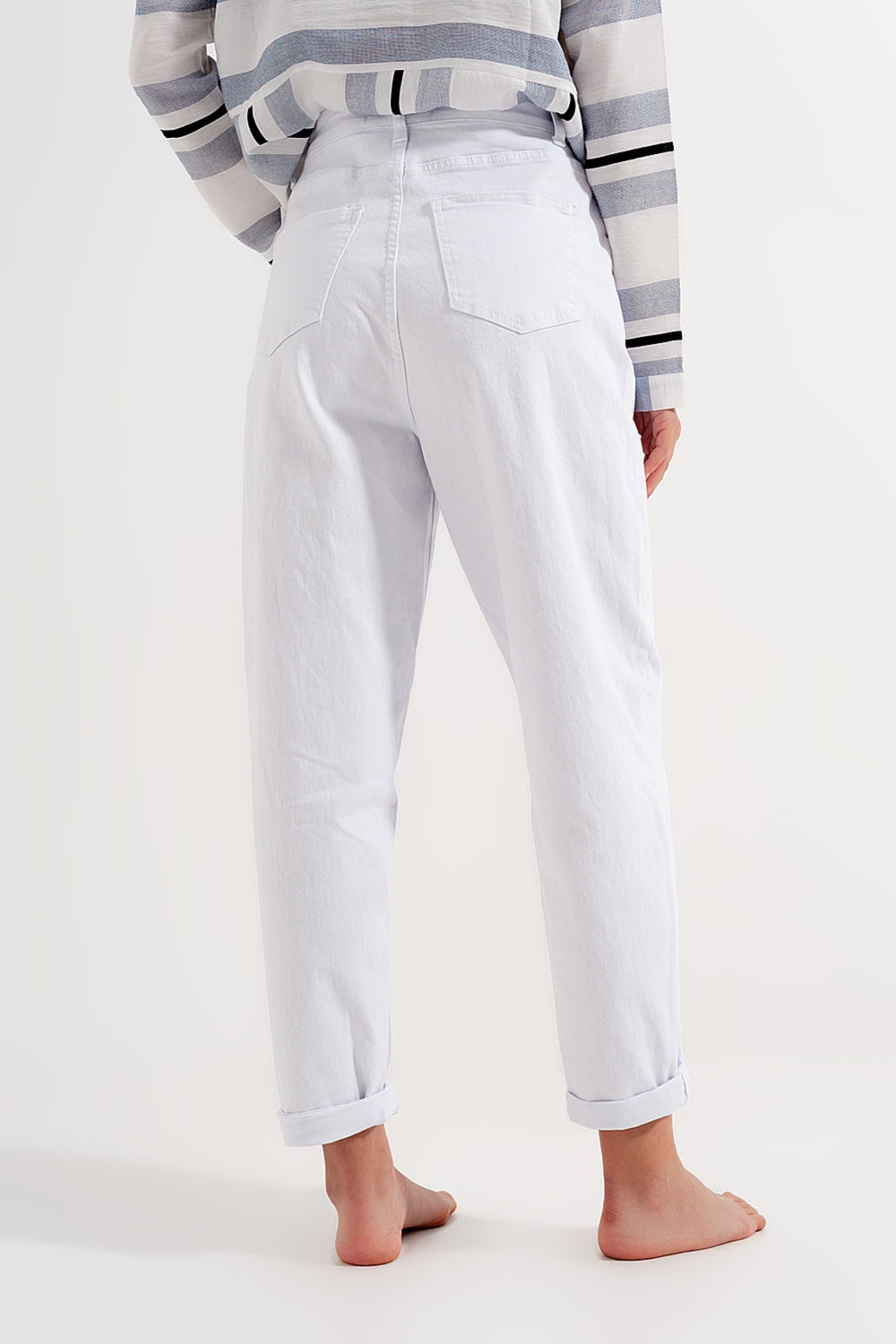 High waisted loose tapered leg jeans in white - Coloured Jeans