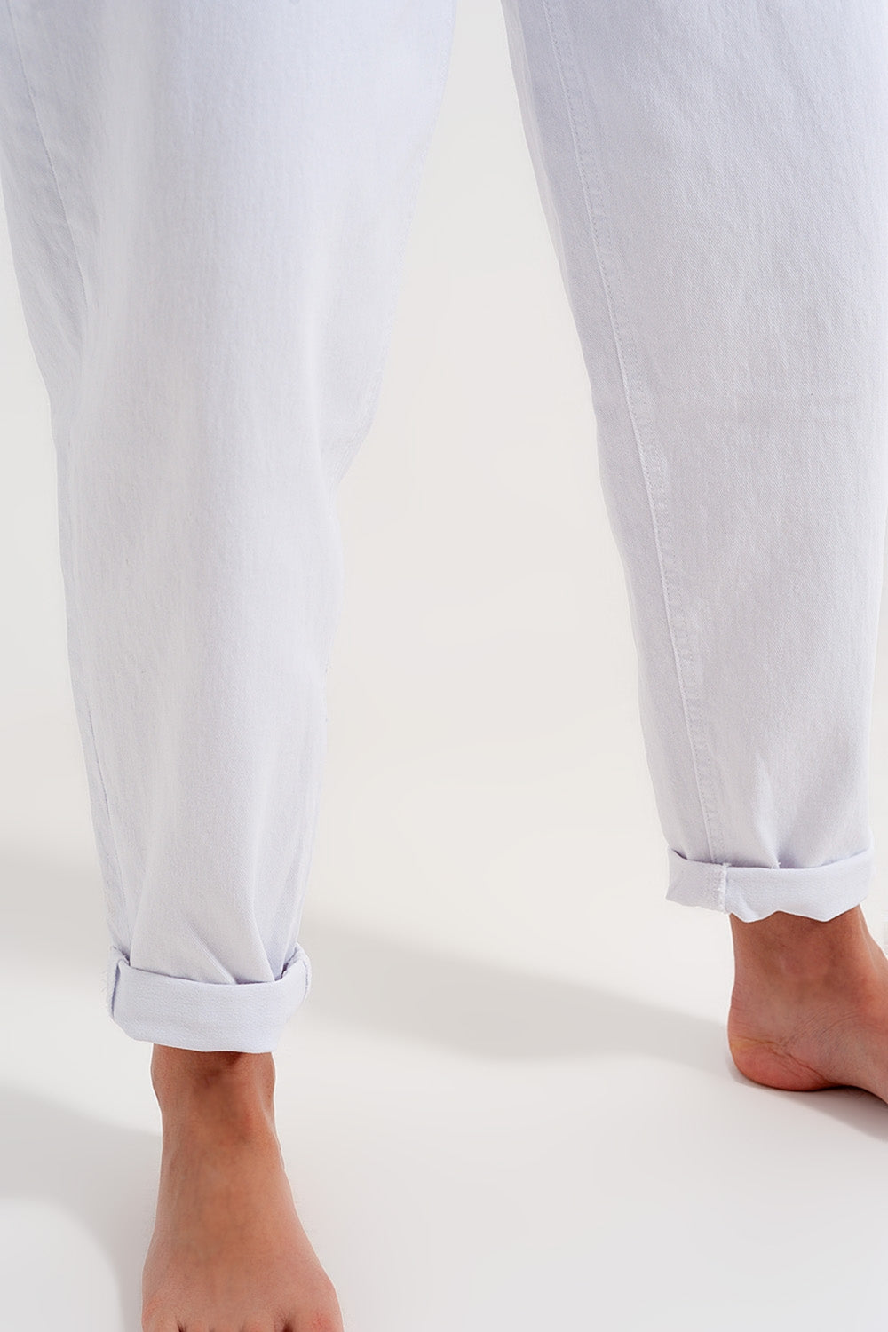 High waisted loose tapered leg jeans in white - Coloured Jeans