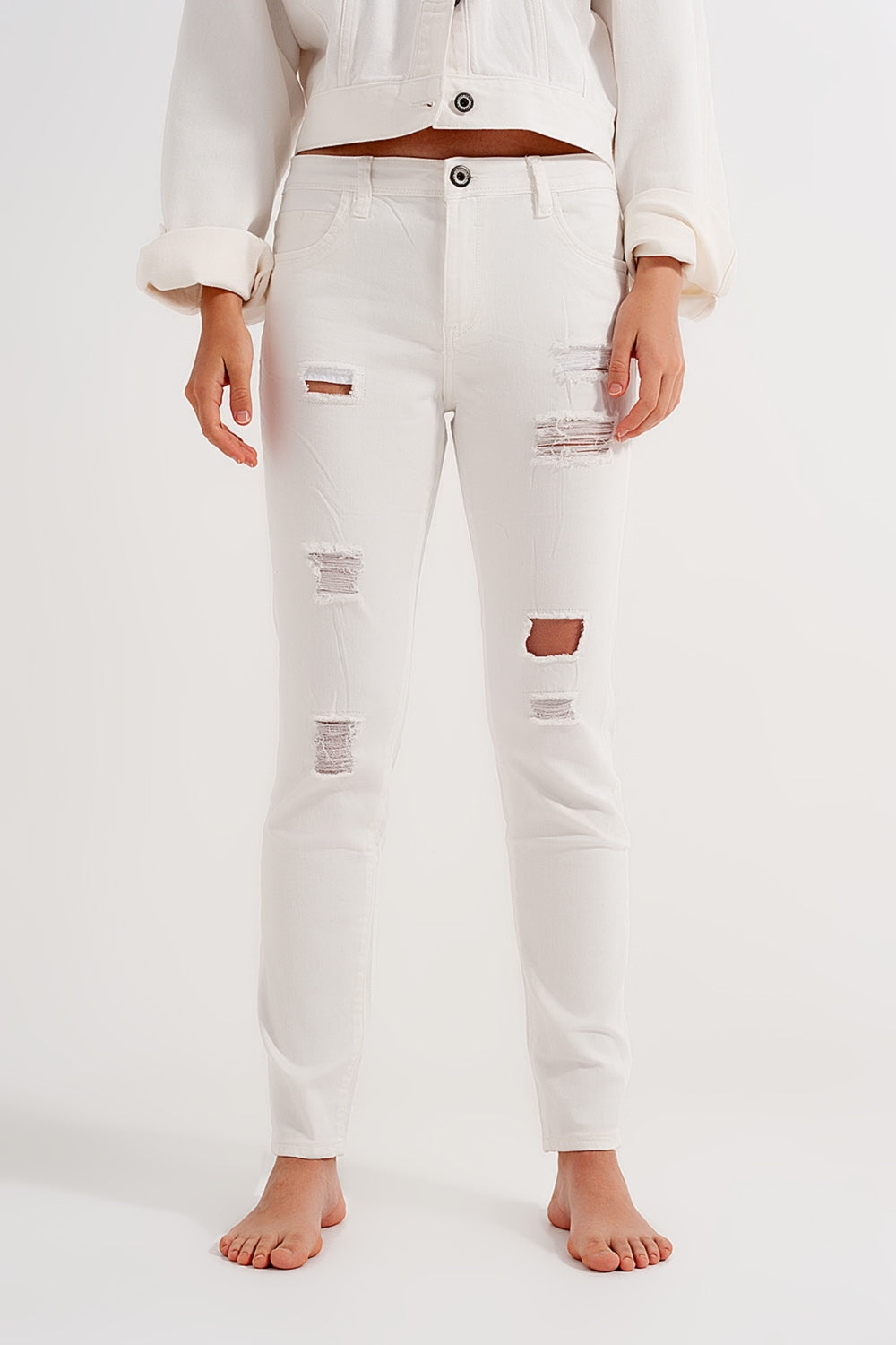 Slim jeans in white with distressing - Coloured Jeans