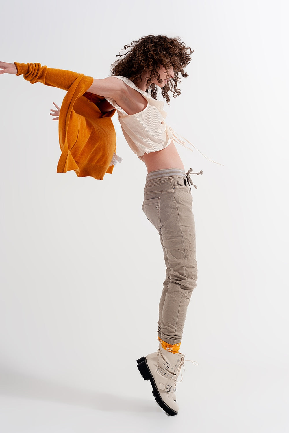 Skinny chinos with elastic waist beige - Coloured Jeans