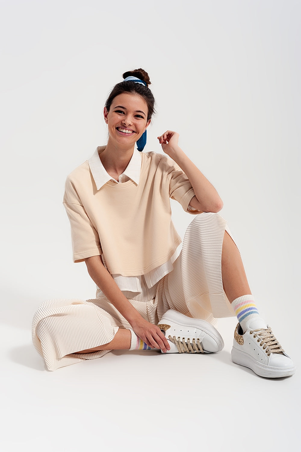 Relaxed wide leg trousers in plisse cream - trousers