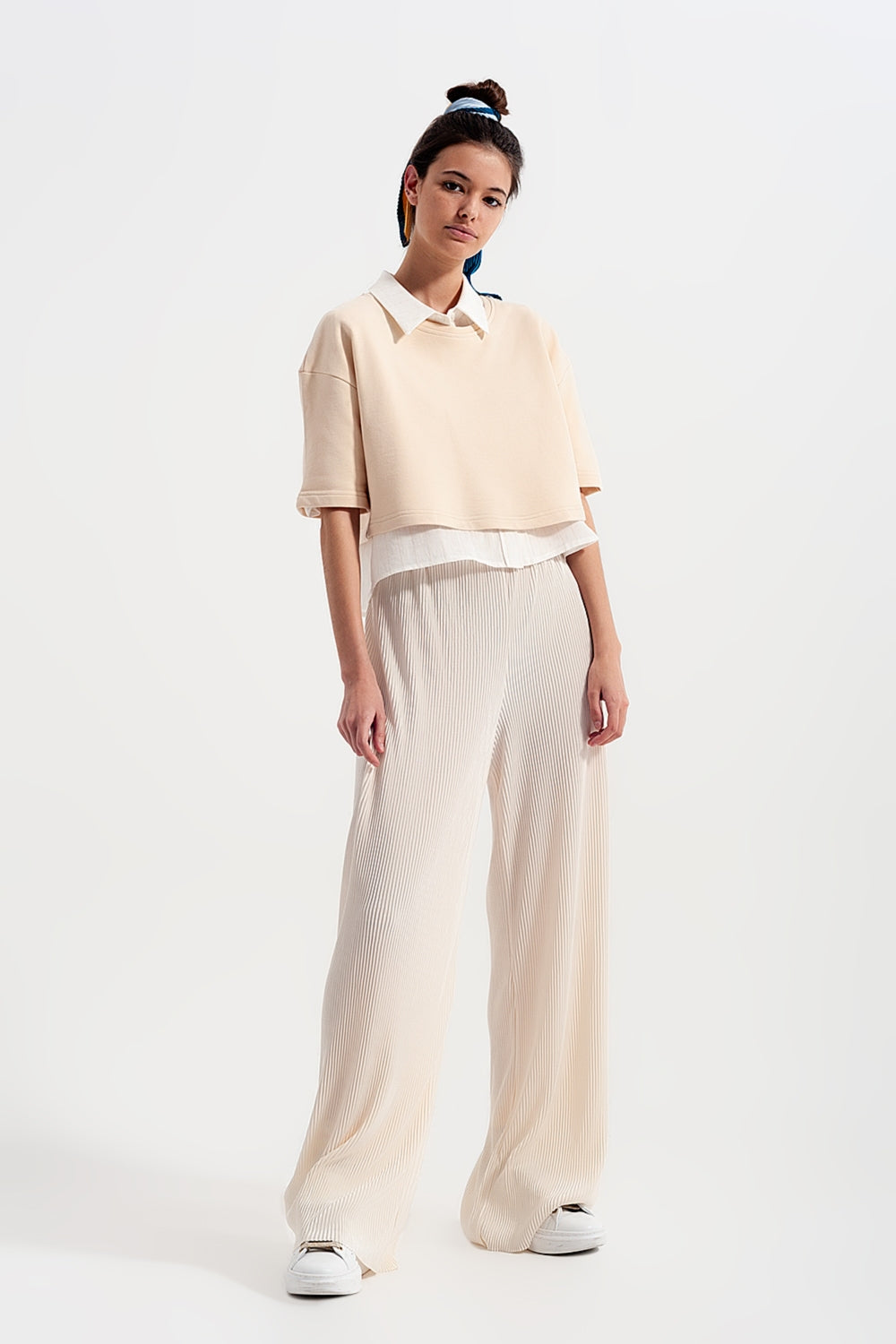 Relaxed wide leg trousers in plisse cream - trousers