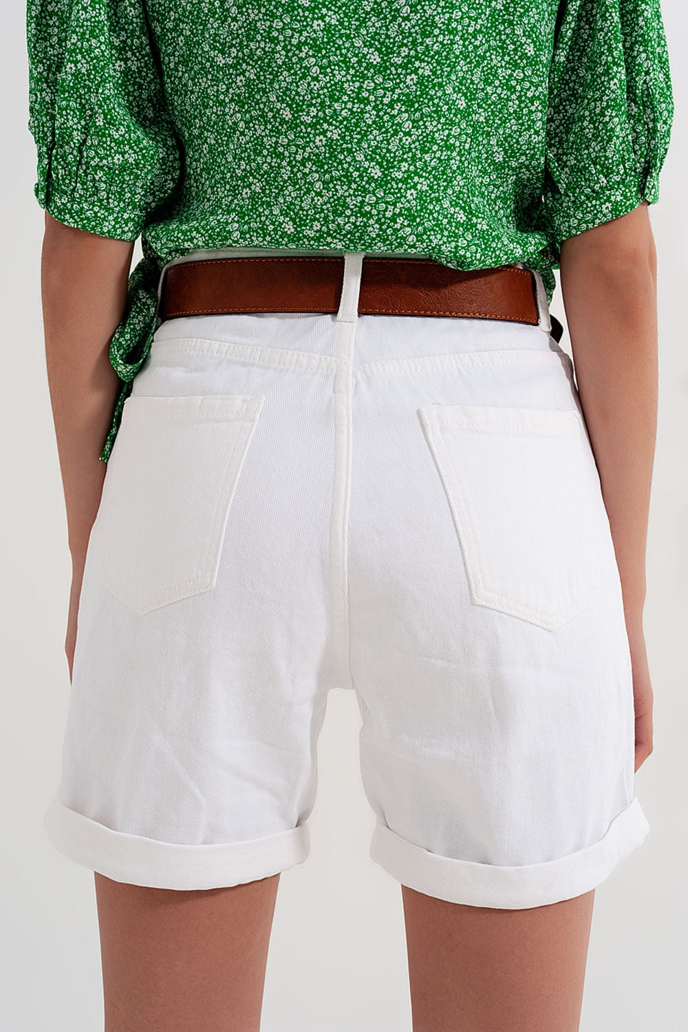 Denim mom shorts in white - trousers