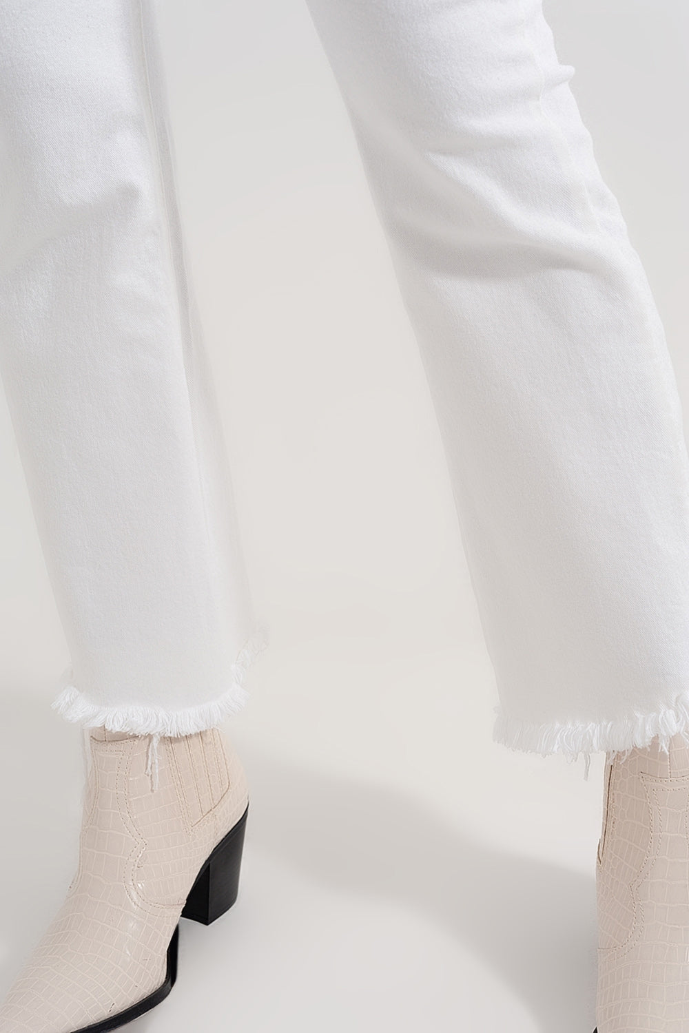 straight Pants in white with wide ankles - Coloured Jeans